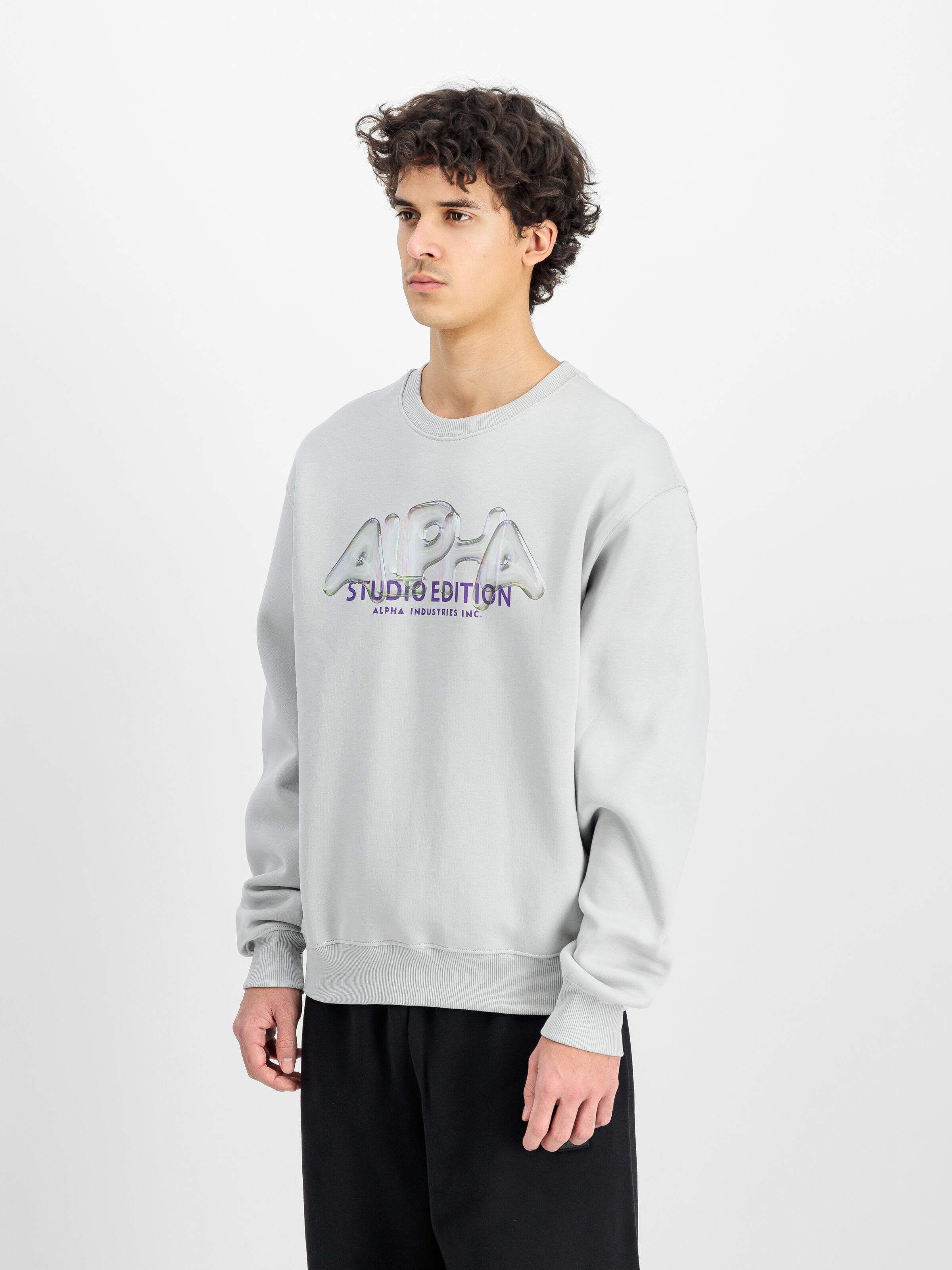 Studio Edition Vibe Sweatshirt pastel grey 156303_666_2_model_00003_139899