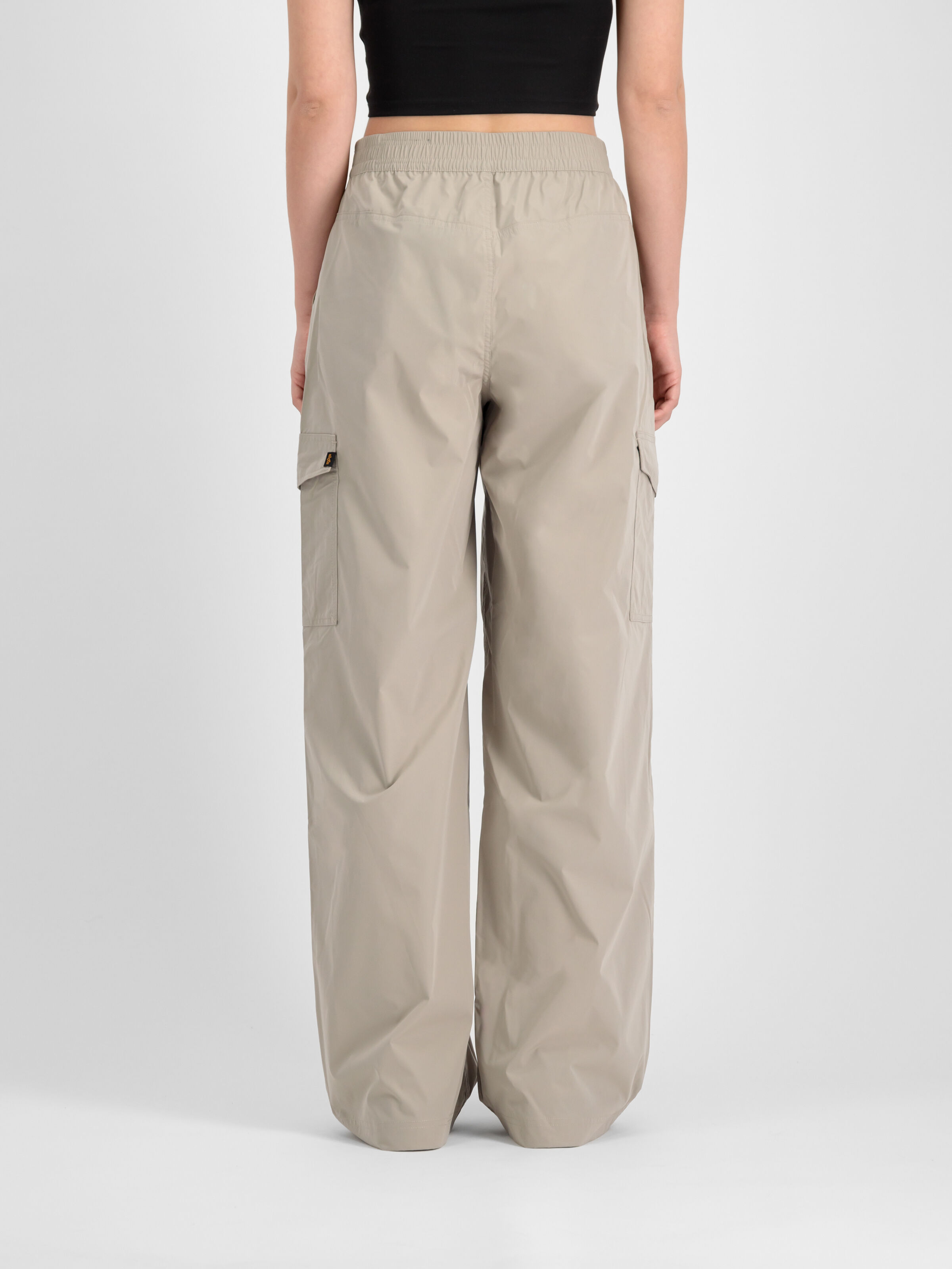 Nylon Pant Women vintage sand 136025_679_2_model_00005_154040
