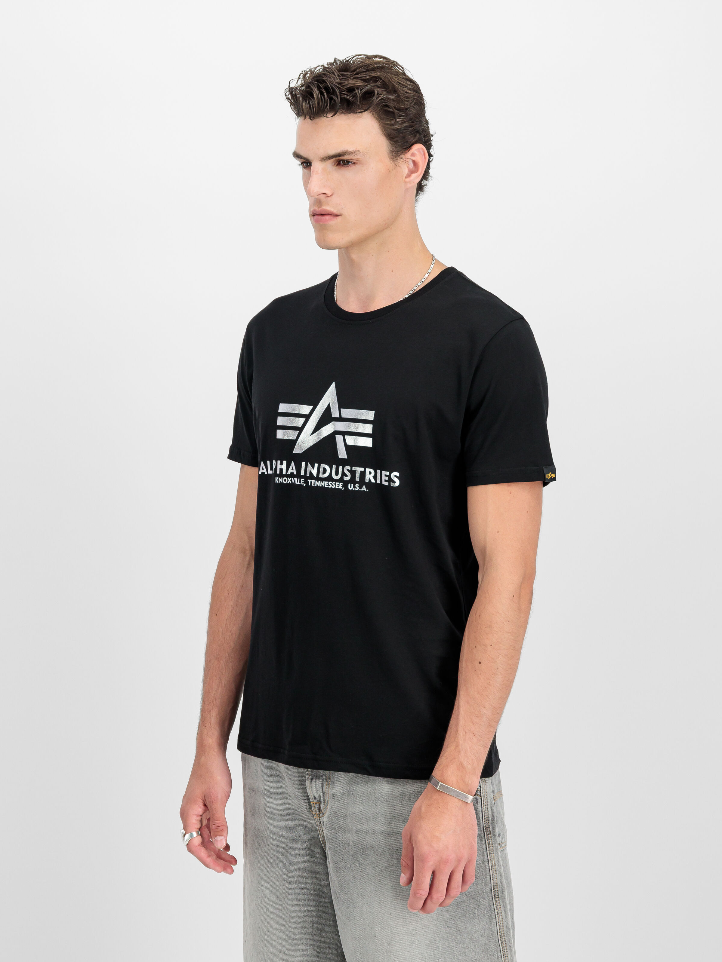 Basic Big Logo Foil Print T-Shirt black/metalsilver 100501FP_530_2_model_00002_189019