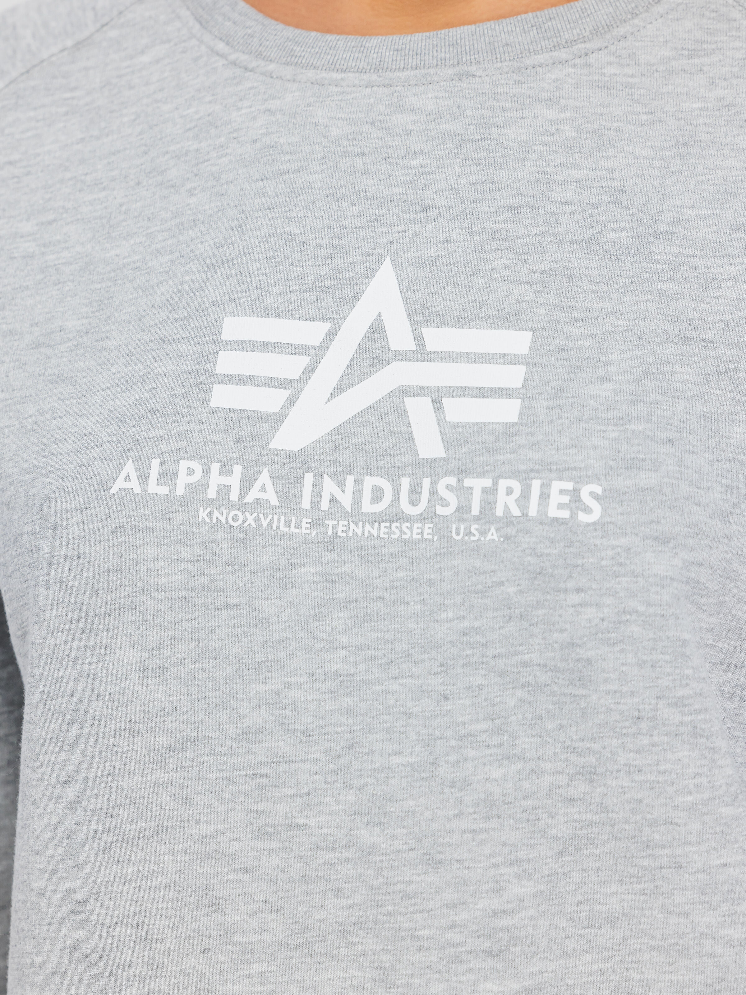 New Basic Big Logo Sweatshirt Women  grey heather 196031_17_3_detail_00001_112566
