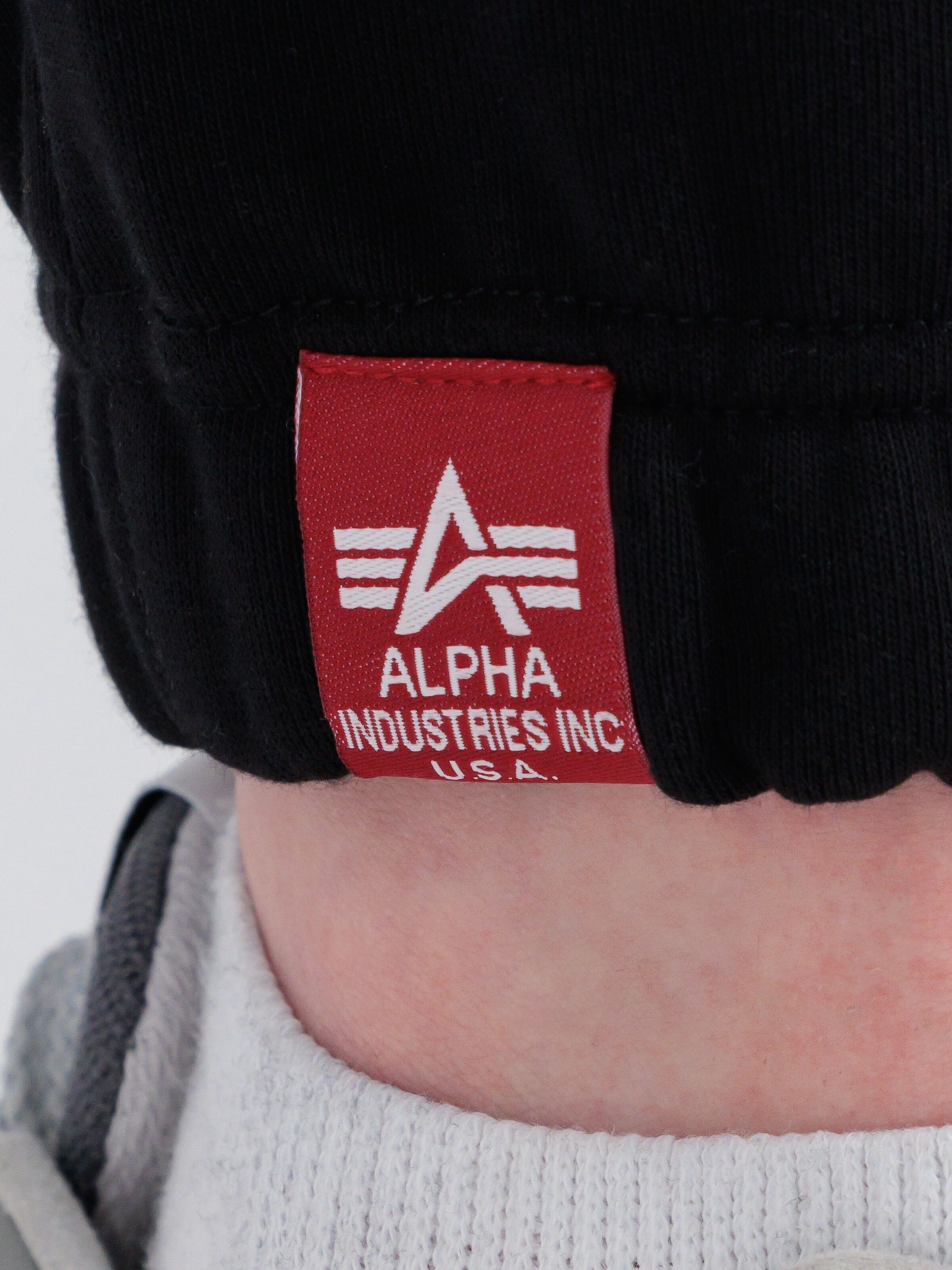 Embroidery Women Jogger black 138052_03_alpha_industries_emb_jogger_wmn_008_208824