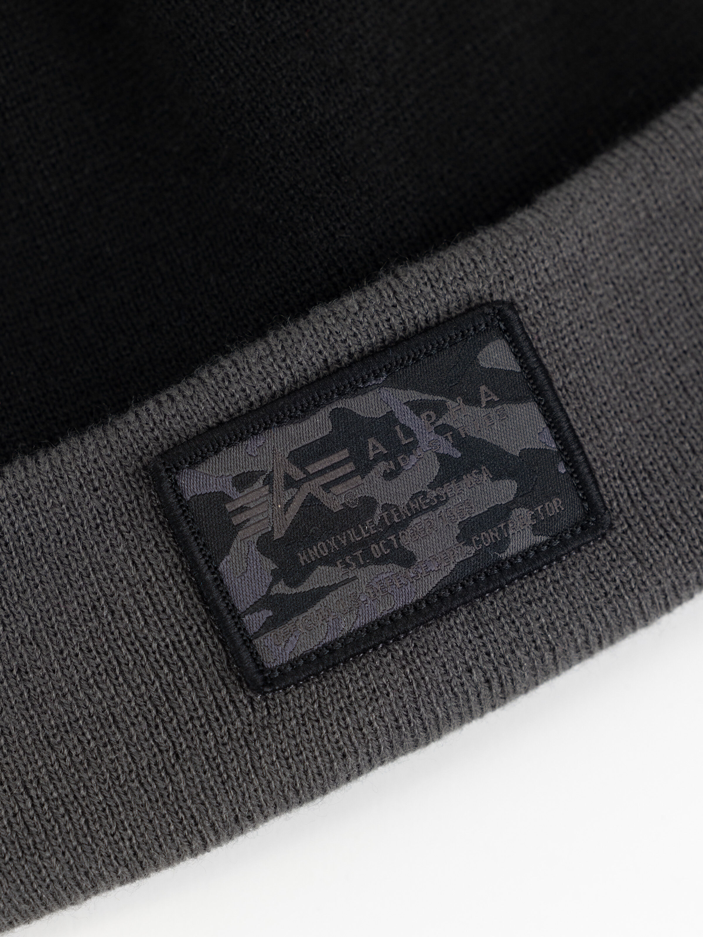 Crew Camo Label Beanie black 148912_03_3_detail_00001_99936