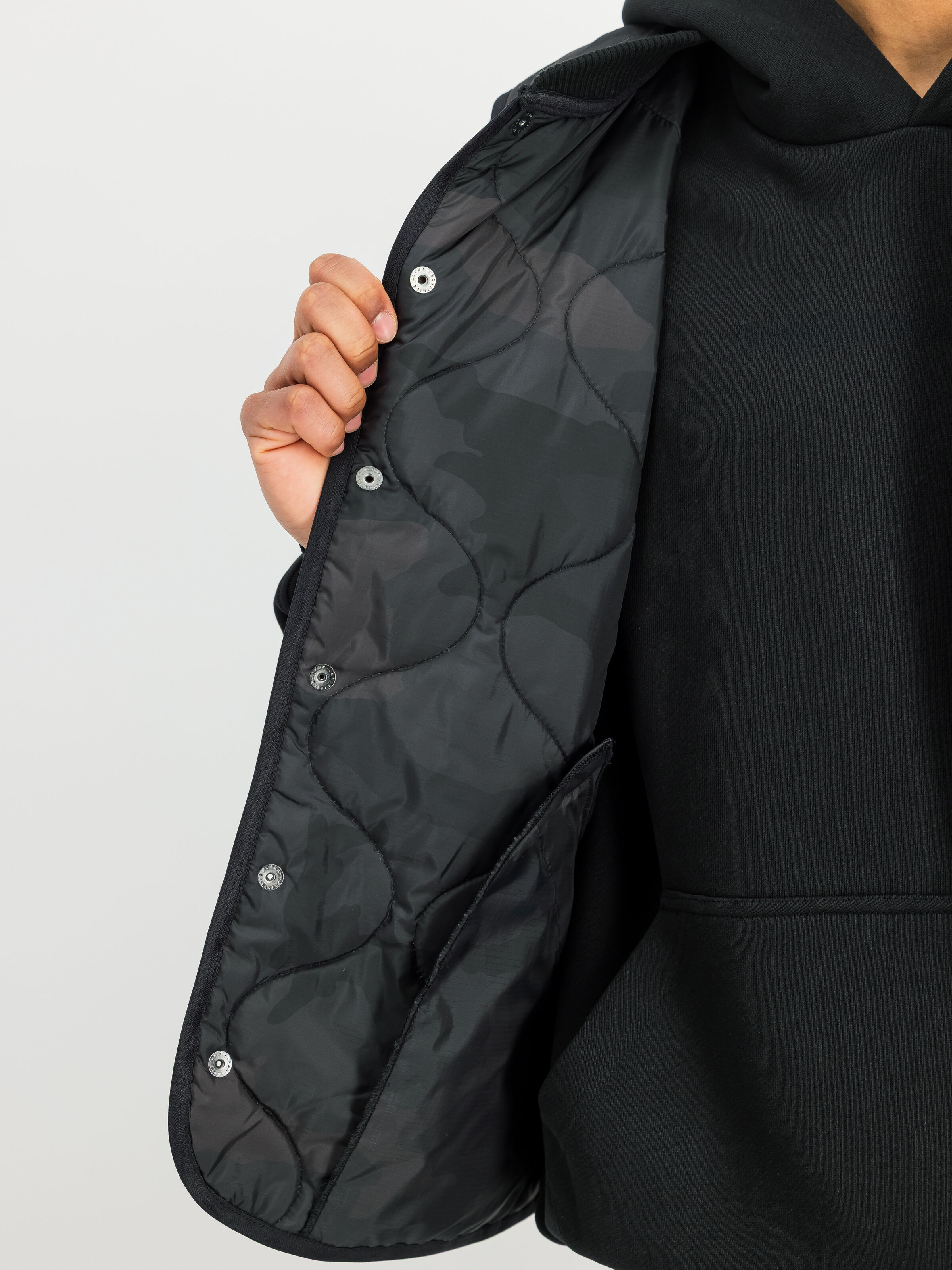 Q-1 Camo Vest black camo 266107C_125_3_detail_00001_235469