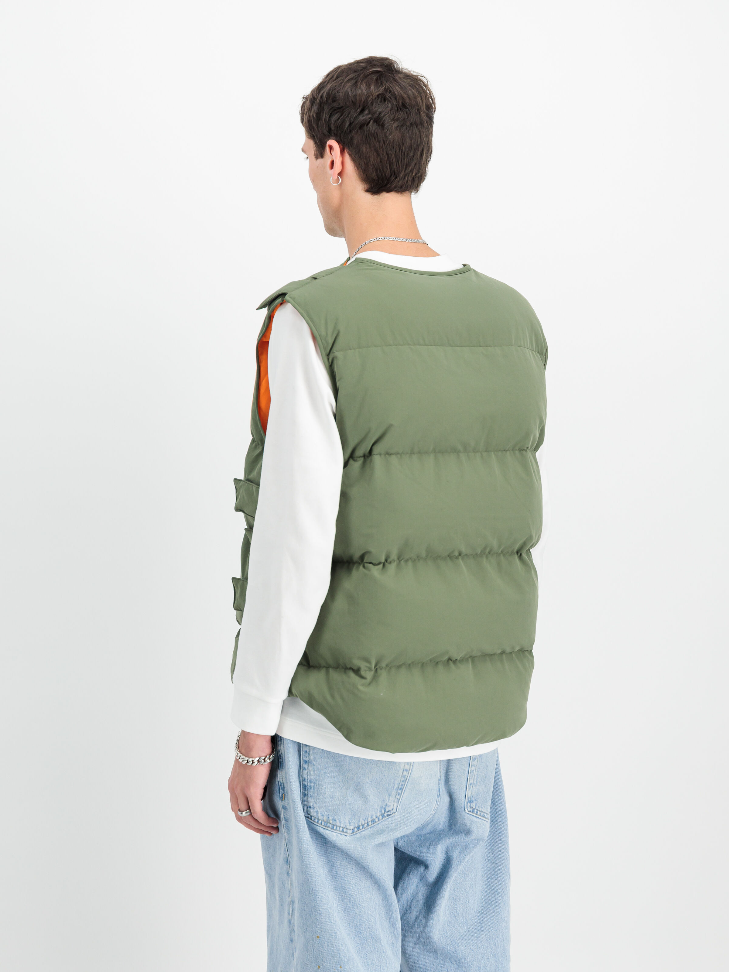 Protector Puffer Vest sage-green 138125_01_2_model_00004_122415