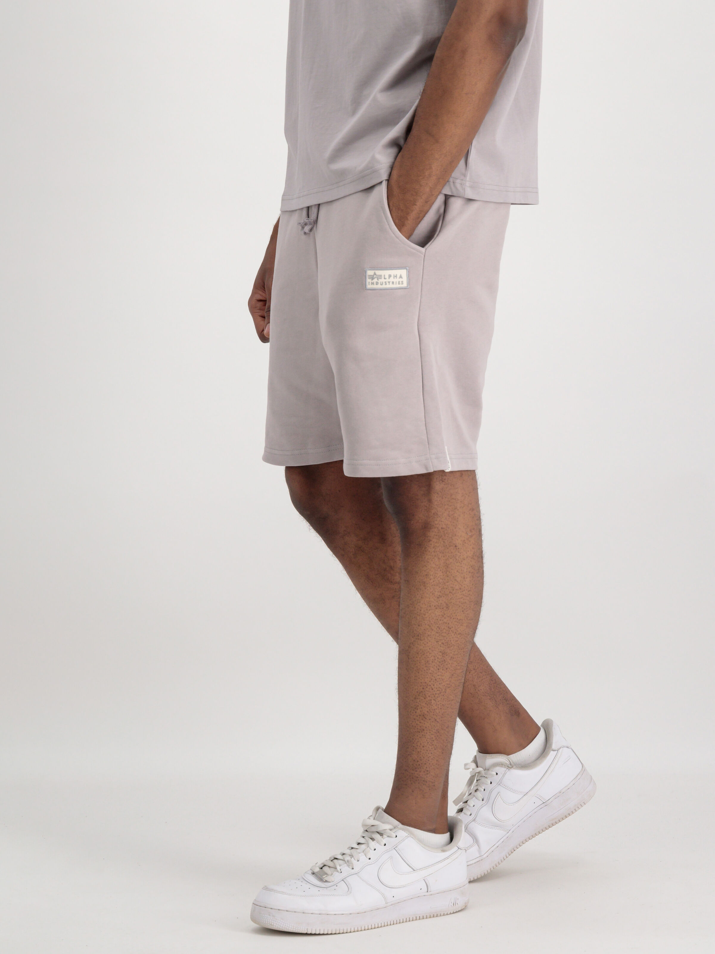106365_643_alpha_industries_organics_jogger_short_002_182932