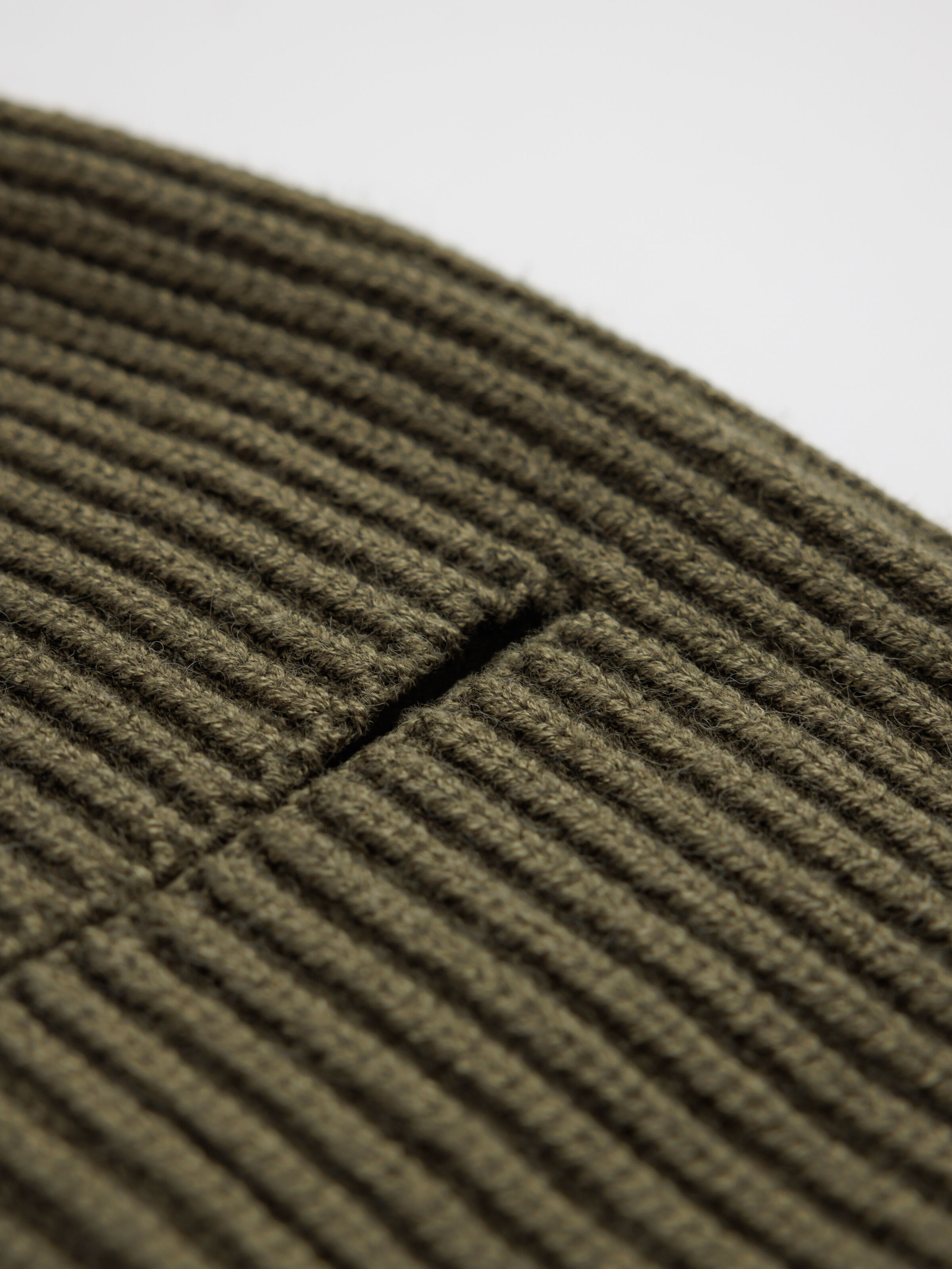 Label Balaclava dark olive 138901_142_3_detail_00001_98075