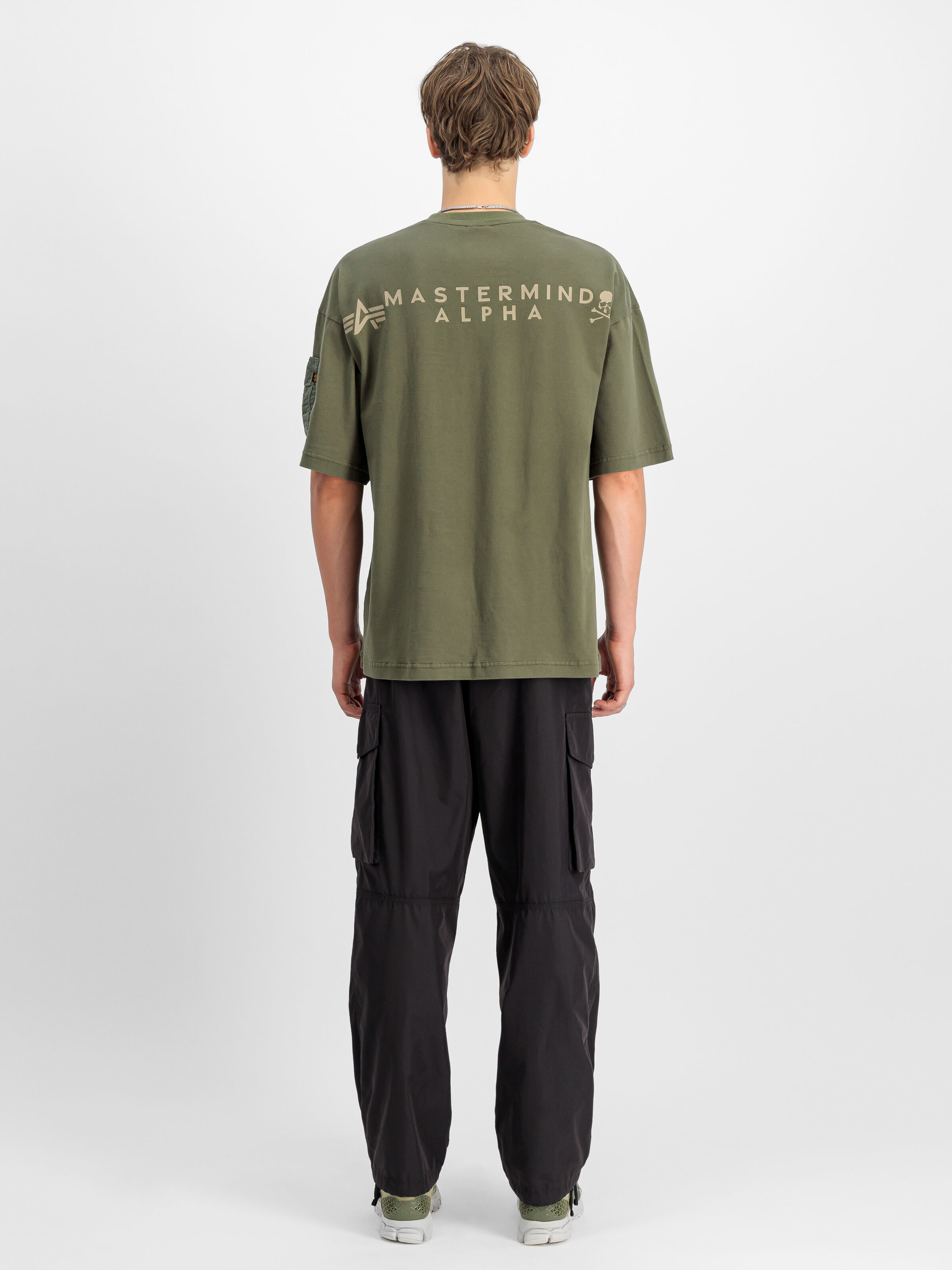 ALPHA X MASTERMIND S/S UTILITY T-Shirt olive 148527_11_2_model_00002_104099