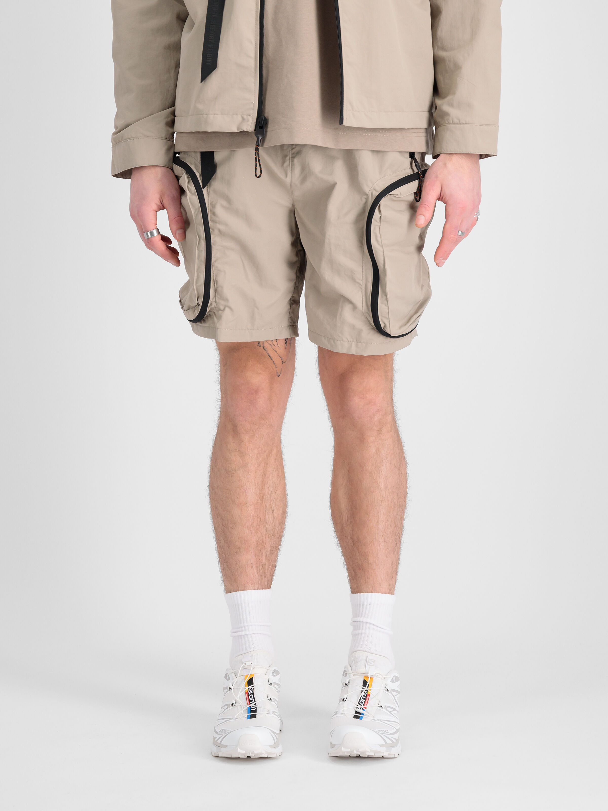 Utility UV Short vintage sand 146252UV_679_2_model_00003_103001.jpg