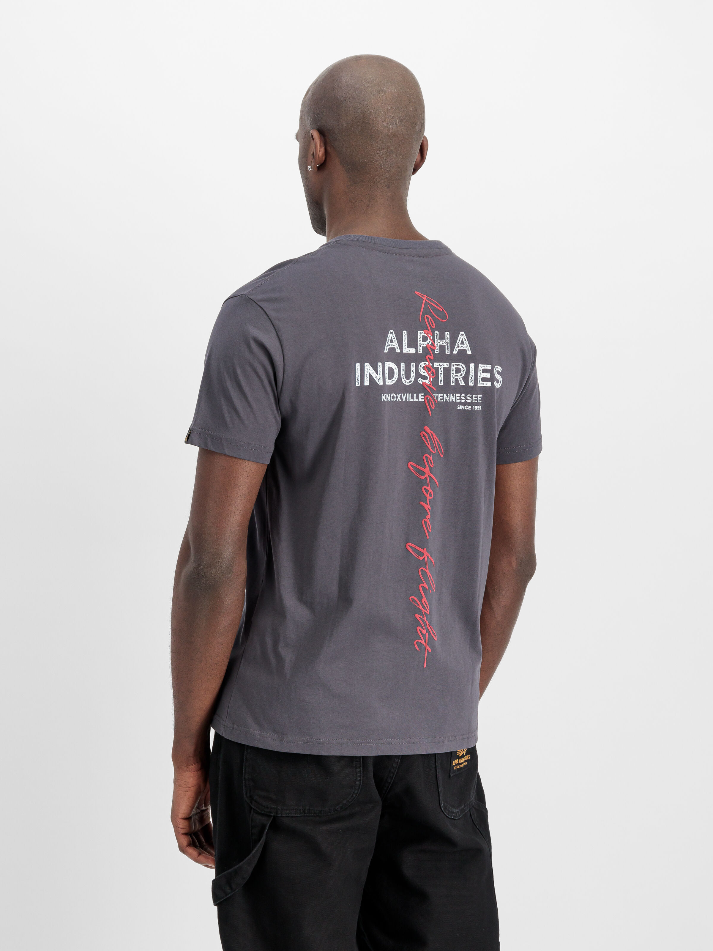 Signature Backprint T-Shirt vintage grey 148516_684_2_model_00003_160359