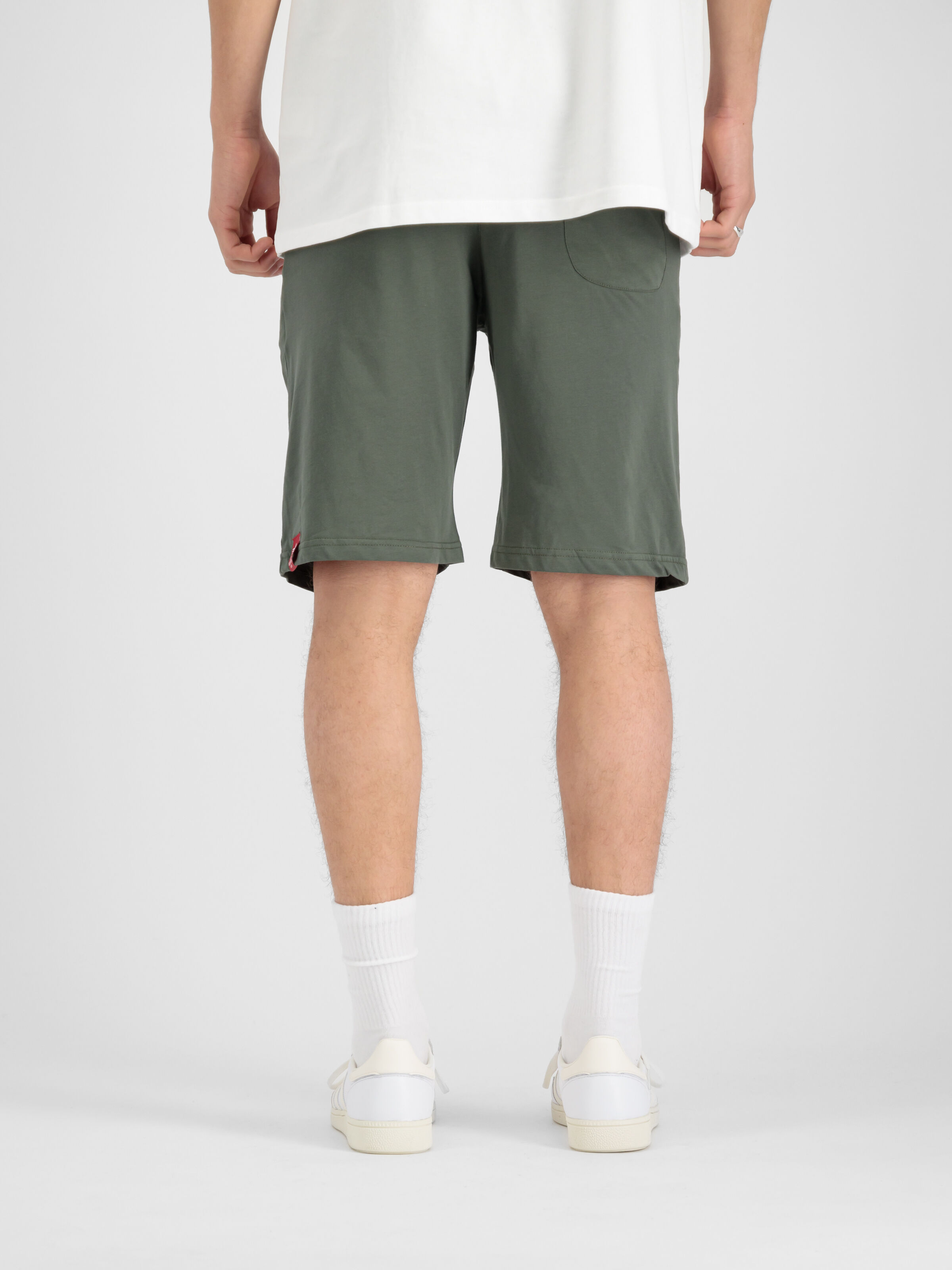 Alpha Jersey Short dark olive 116366_142_2_model_00005_123798