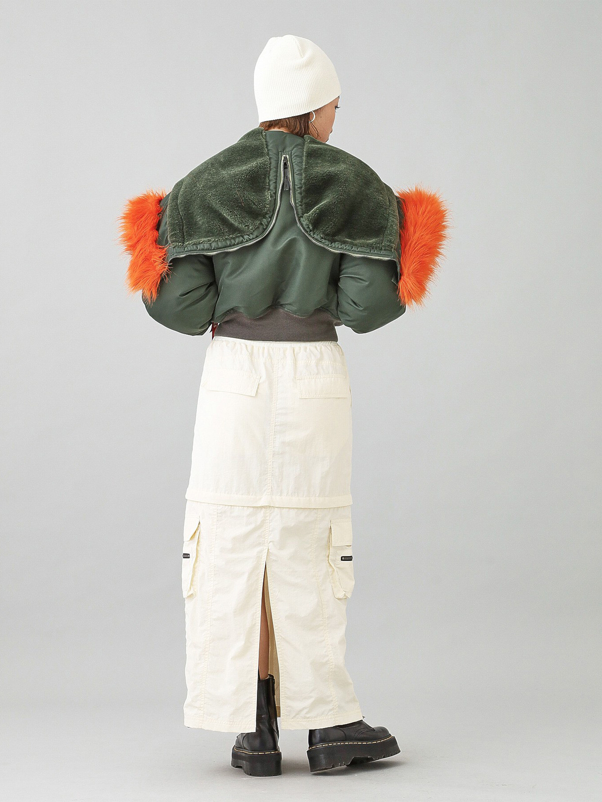 ALPHA X N-2B SHORT X-GIRL Winter Jacket sage-green 148168_01_2_model_00002_115951
