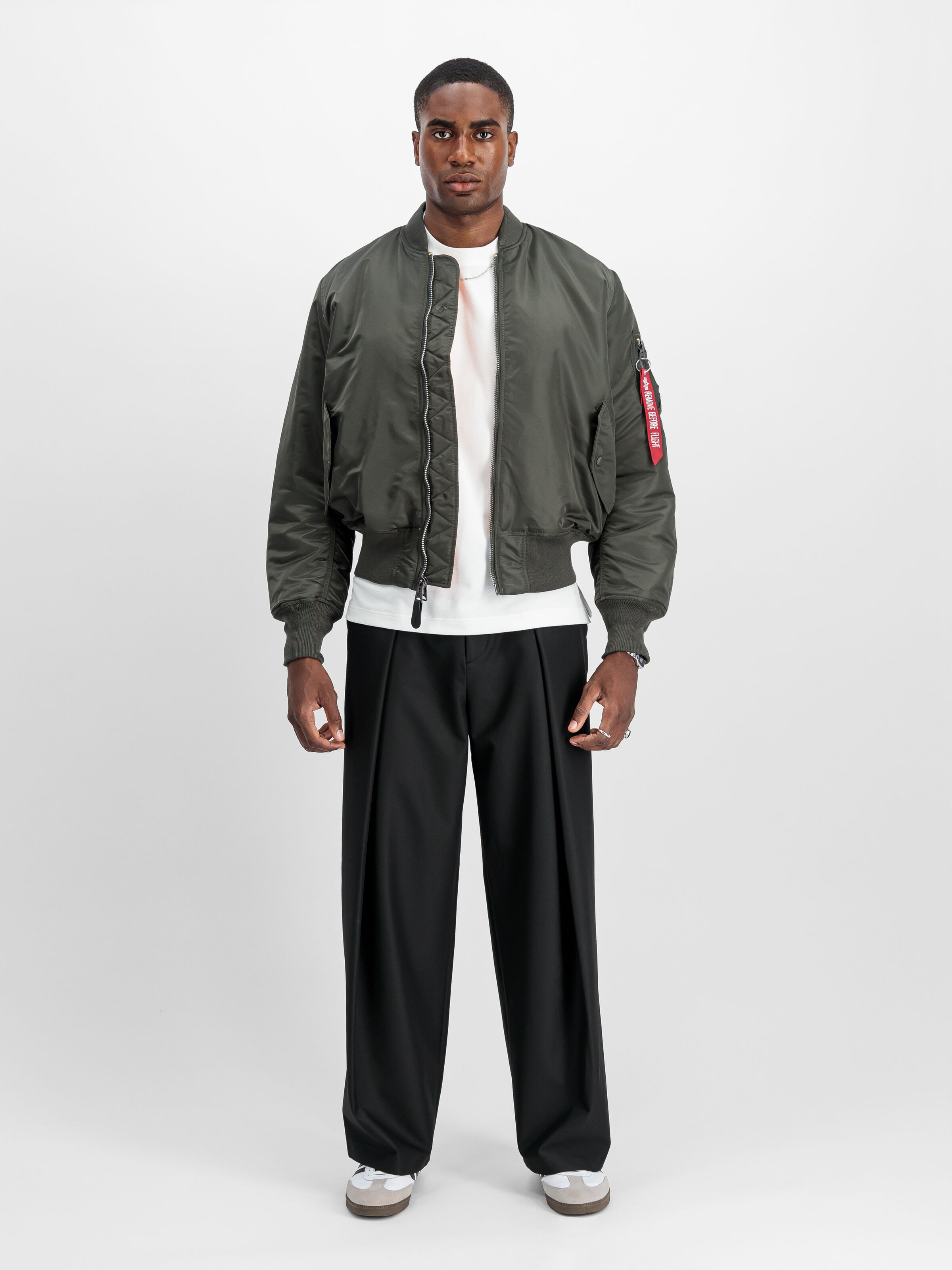 MA-1 Heritage Bomber Jacket rep.grey 100101_04_2_model_00001_100939