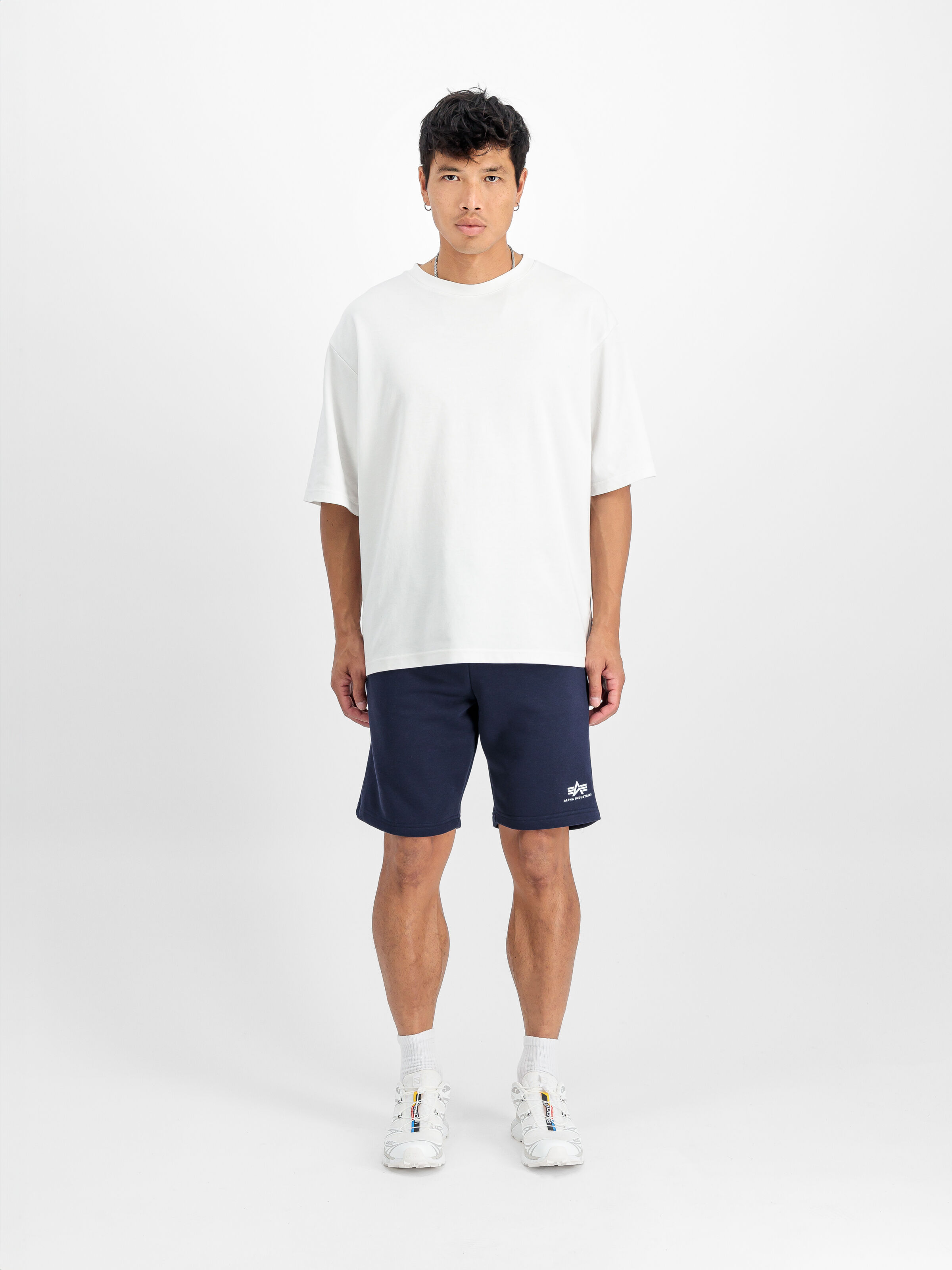 Basic Small Logo II Short ultra navy 156367_697_2_model_00001_118204