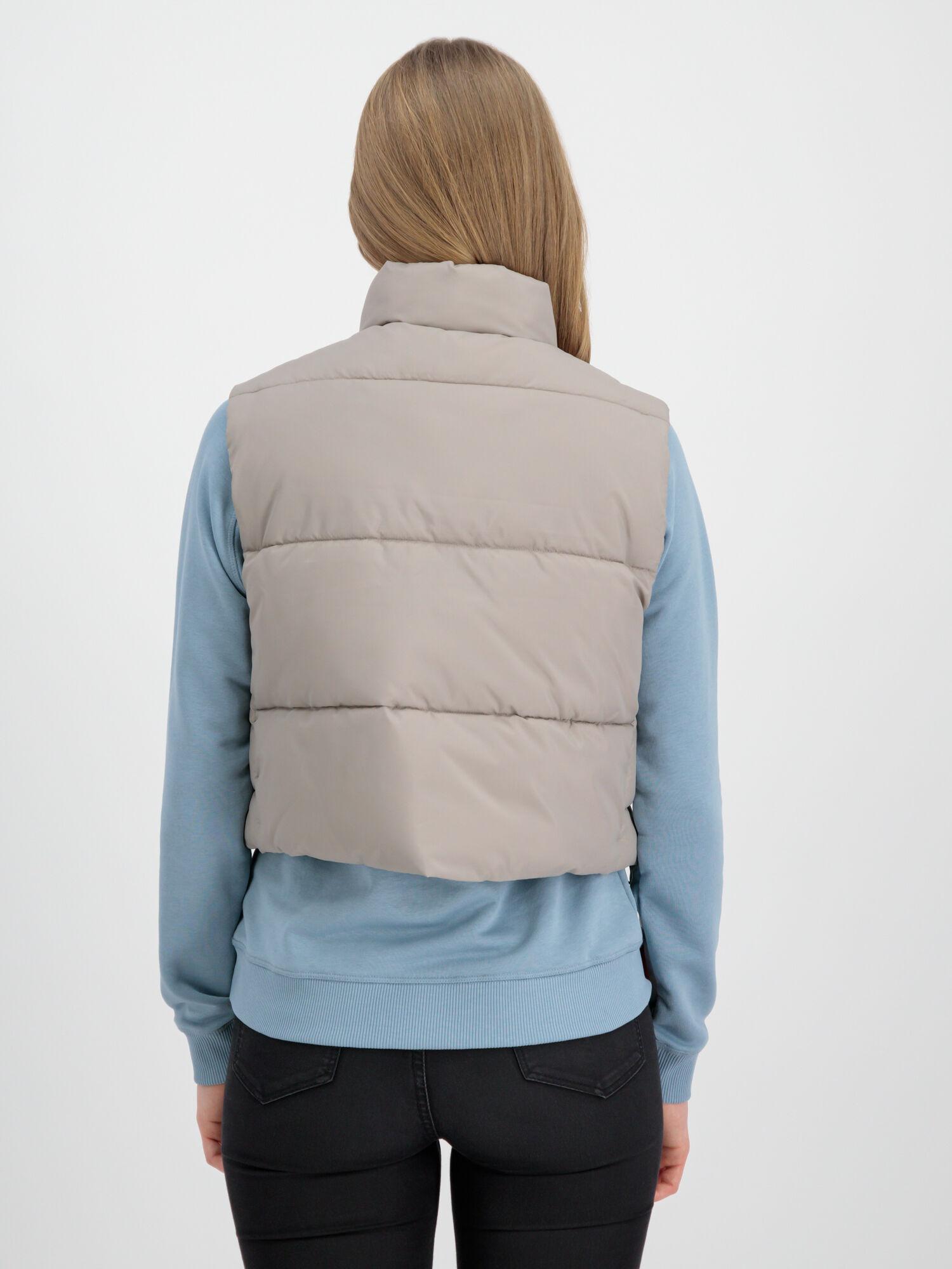Puffer Cropped Vest Women vintage sand 138007_679_alpha_industries_puffer_vest_cropped_wmn_003_124251