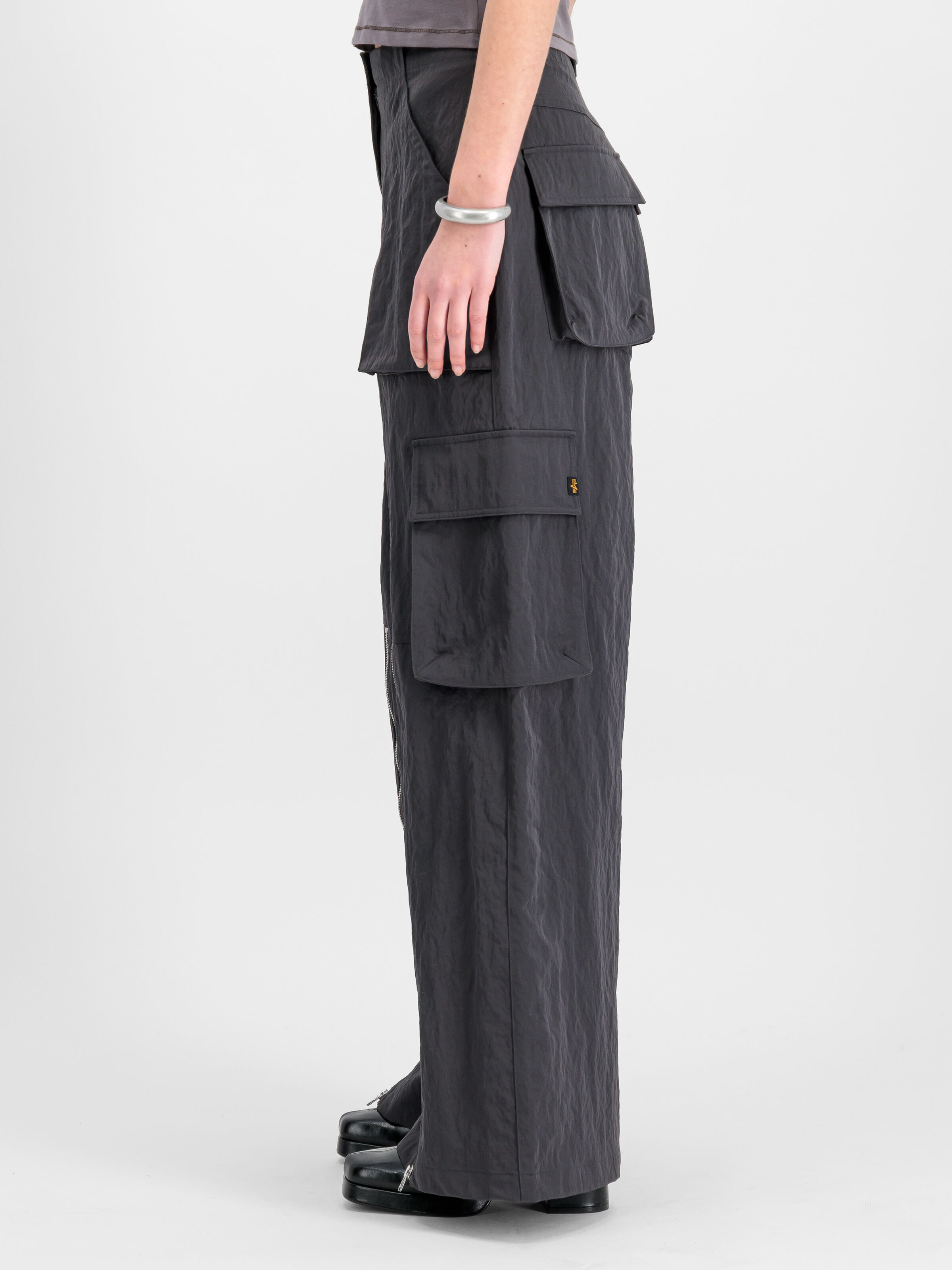 Zipped Leg Cargo Pant Women vintage grey 156021_684_2_model_00004_142865