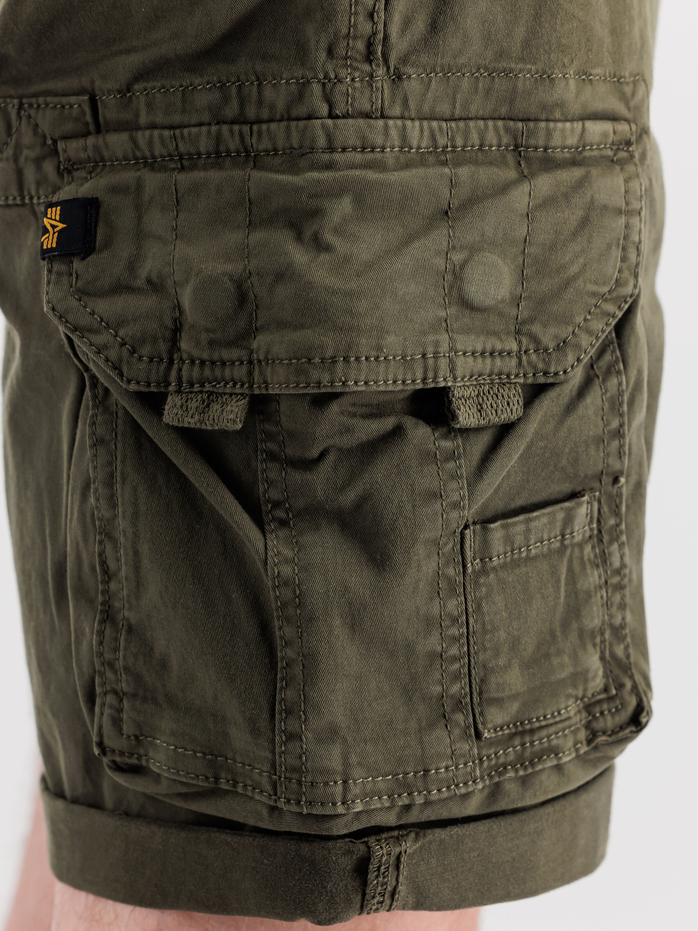Crew Short dark olive 176203_142_3_detail_00002_216204