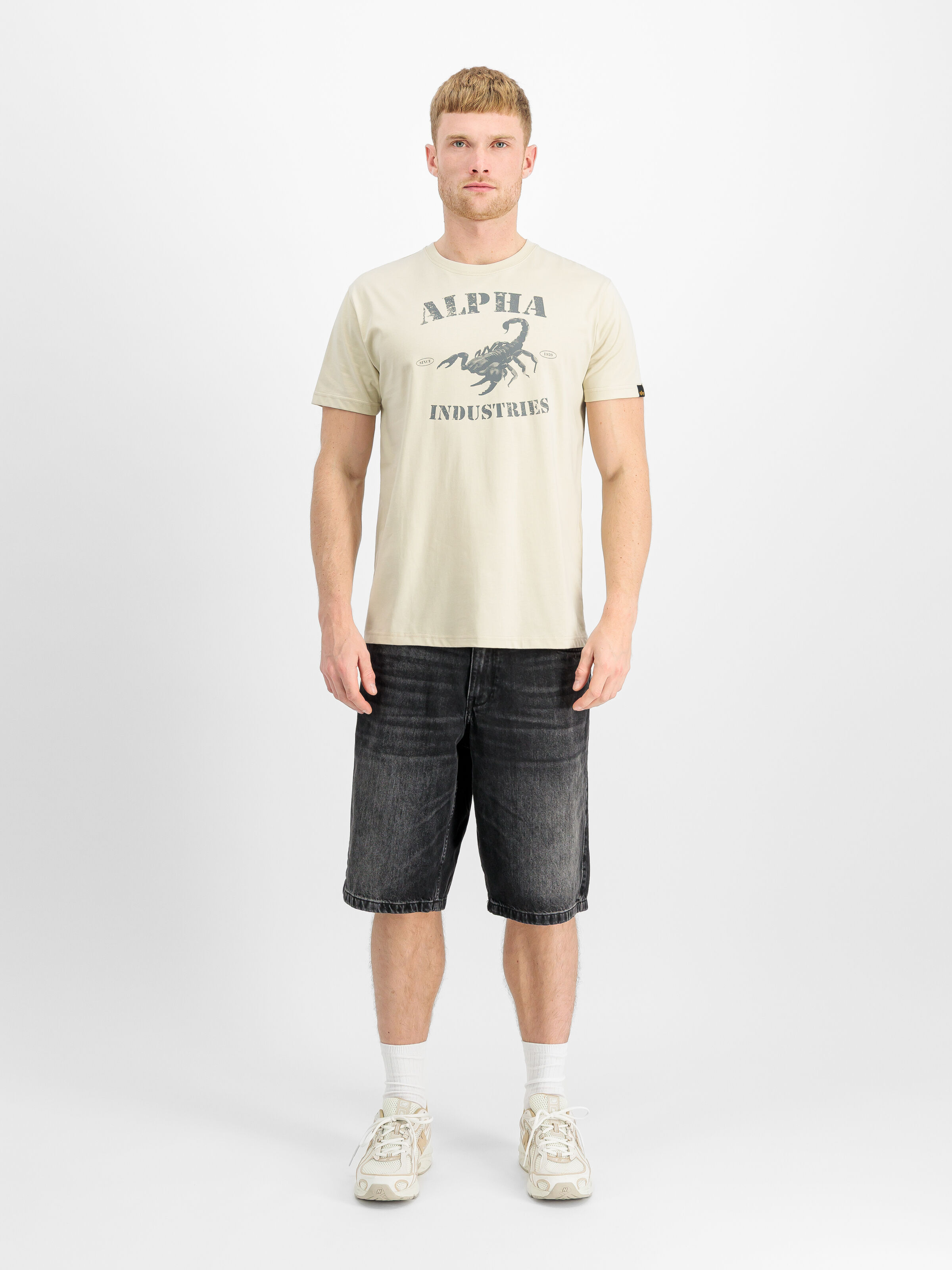 Scorpion T-Shirt vintage white 266513_300_2_model_00001_212950