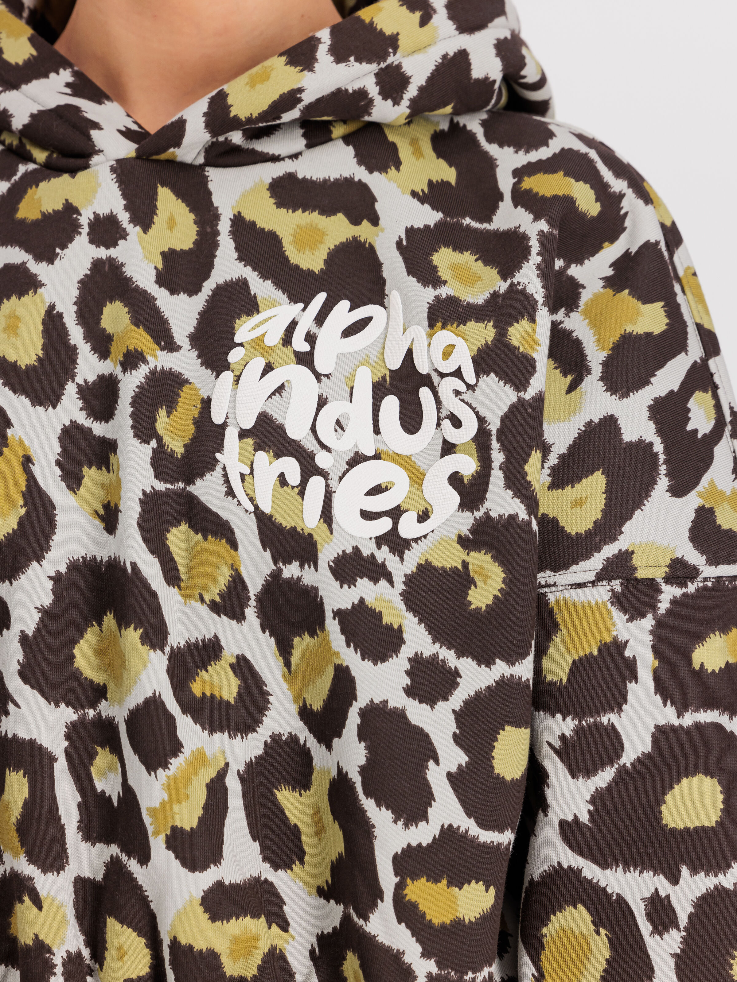 Logo Camo Hoodie Women olive leo camo 148040C_732_3_detail_00001_103612