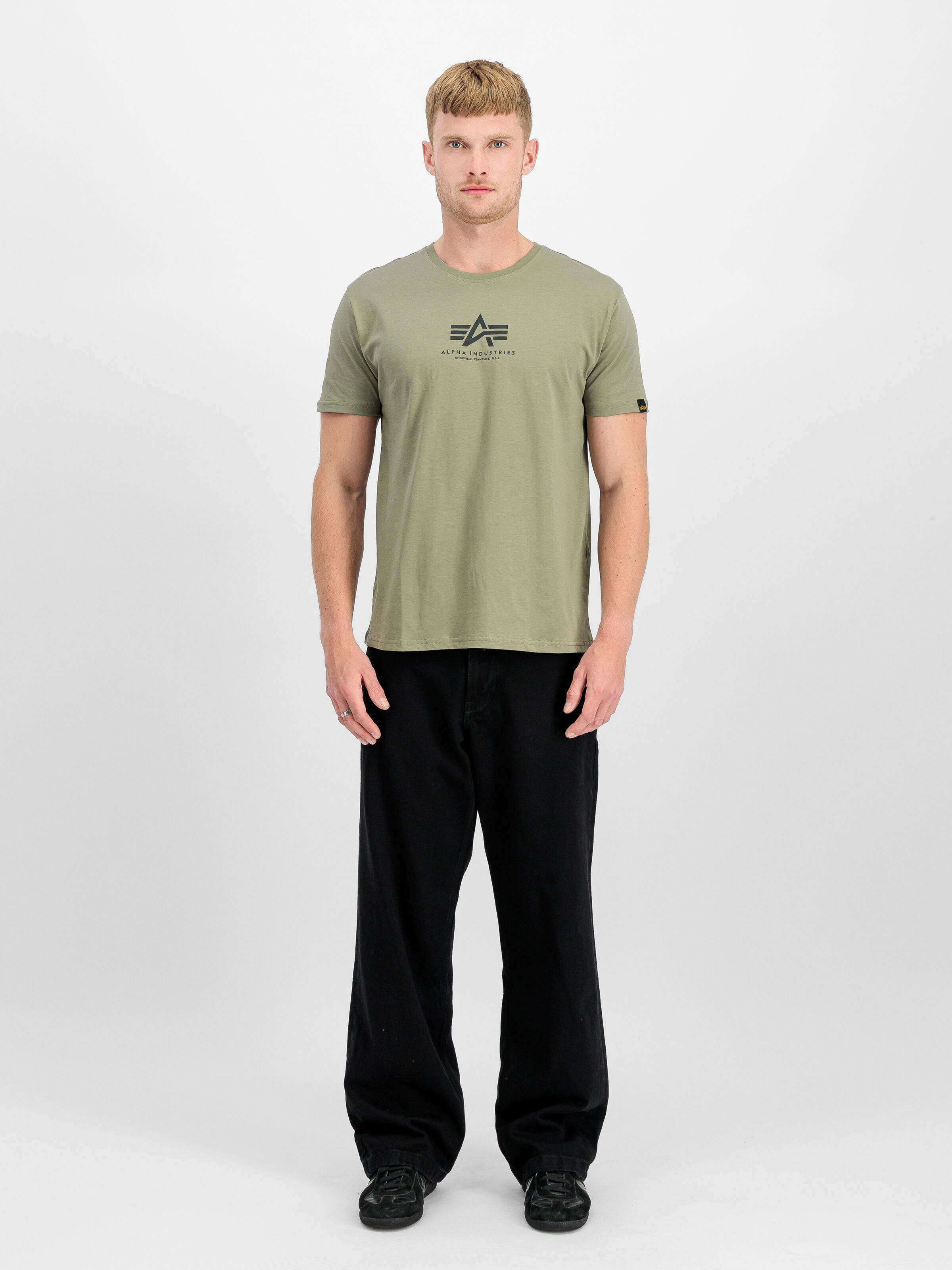 Basic Mid Logo T-Shirt olive 118533_11_2_model_00001_190863