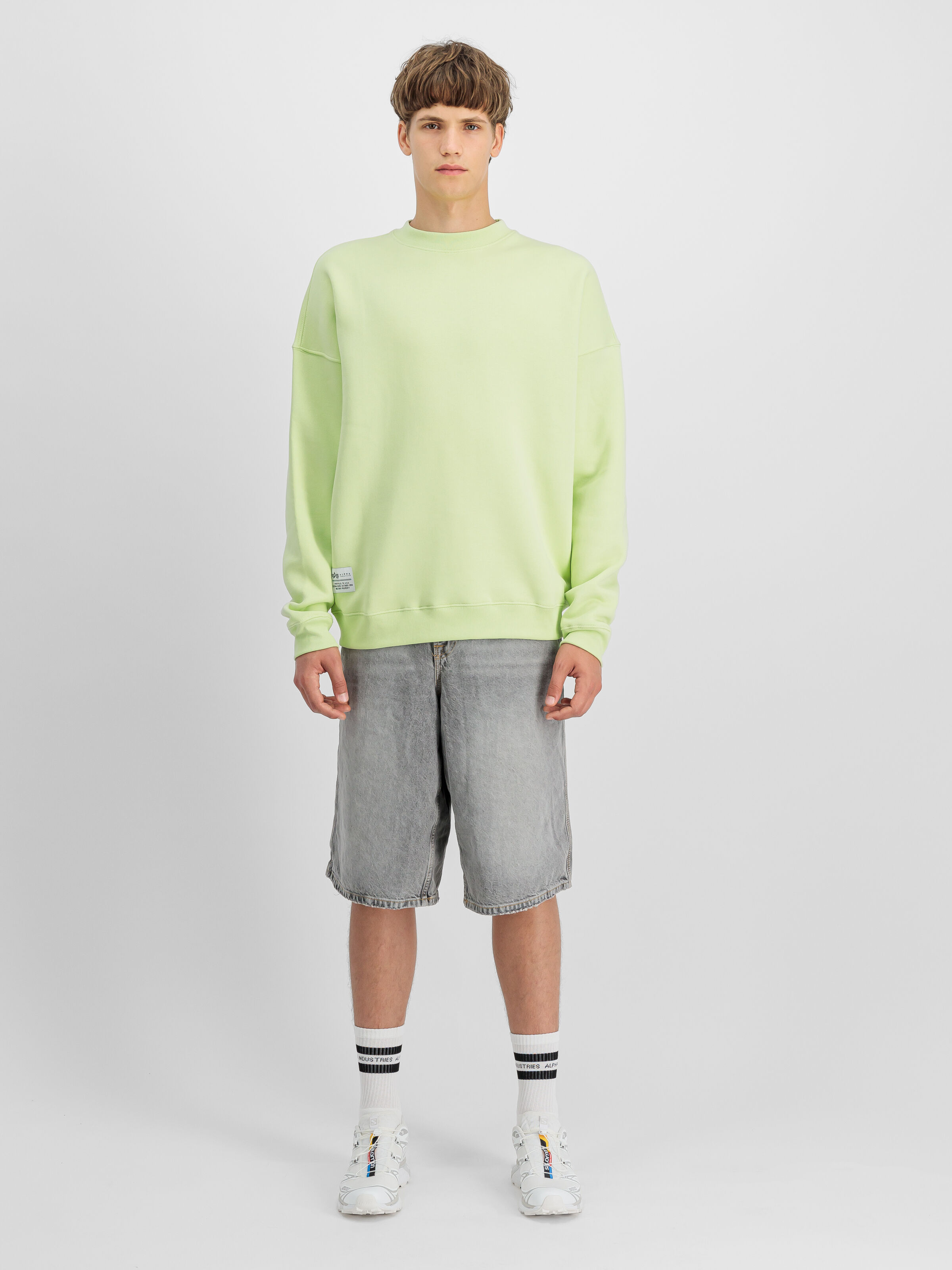 Logo Backprint Sweatshirt Arctic Lime 146304_722_2_model_00001_106350