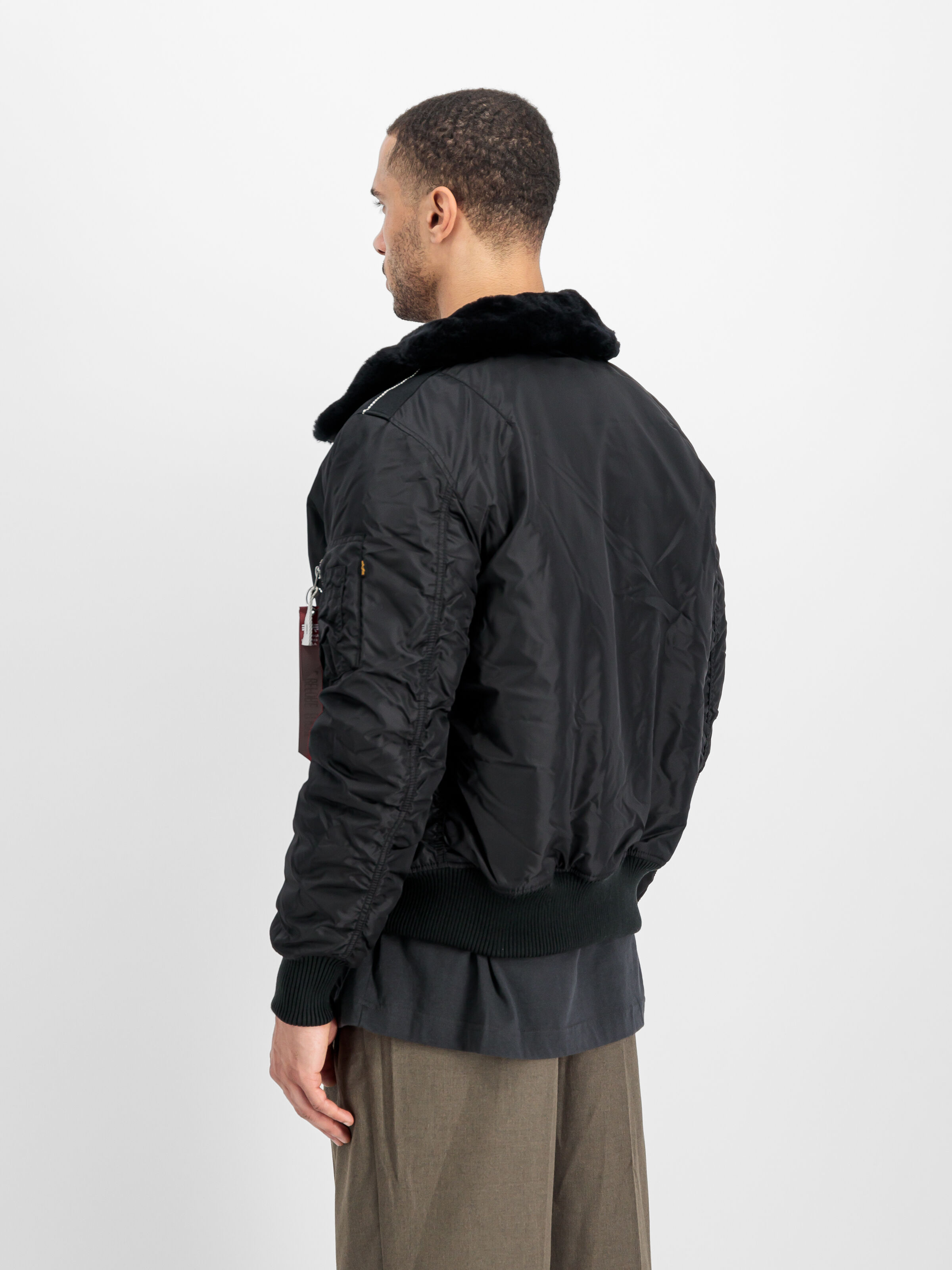 Injector III Bomber Jacket black 143104_03_2_model_00004_125874