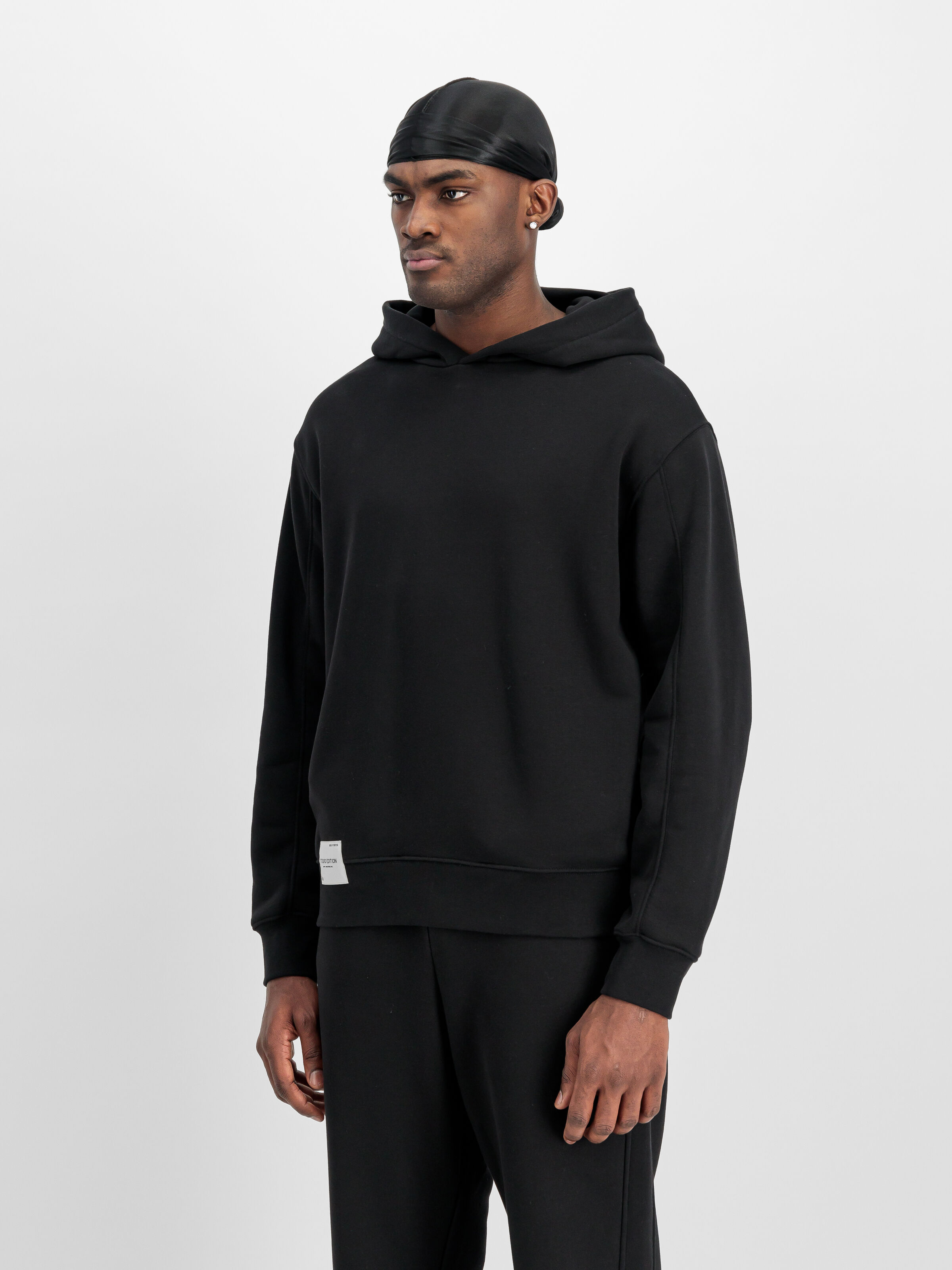 Studio Edition Hoodie black 156335_03_2_model_00002_167202