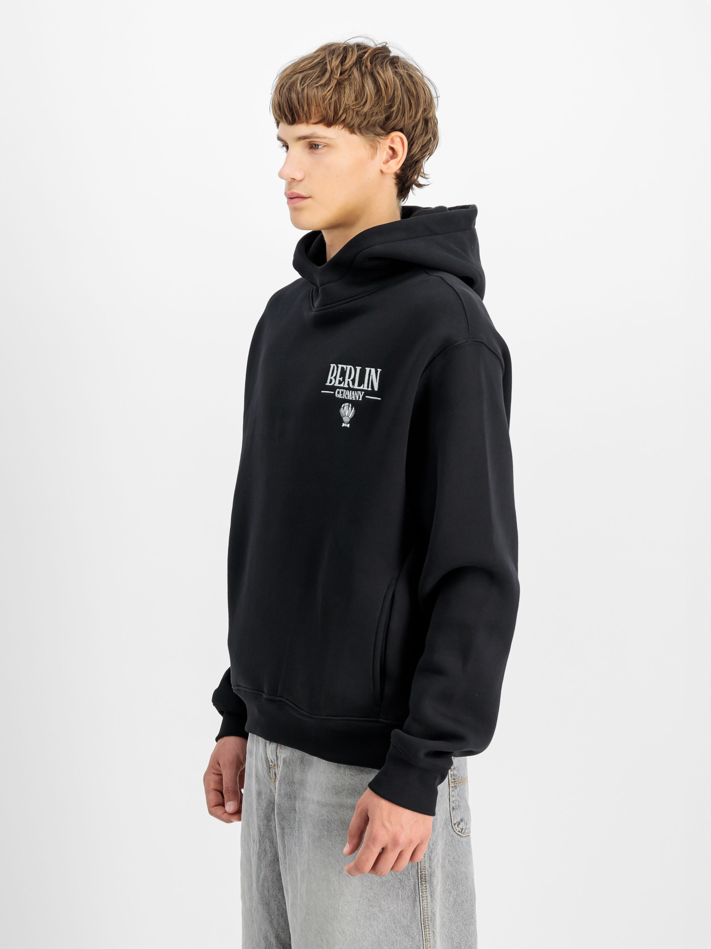 Berlin Candy Bomber Backprint Hoodie black 148340_03_2_model_00003_107979