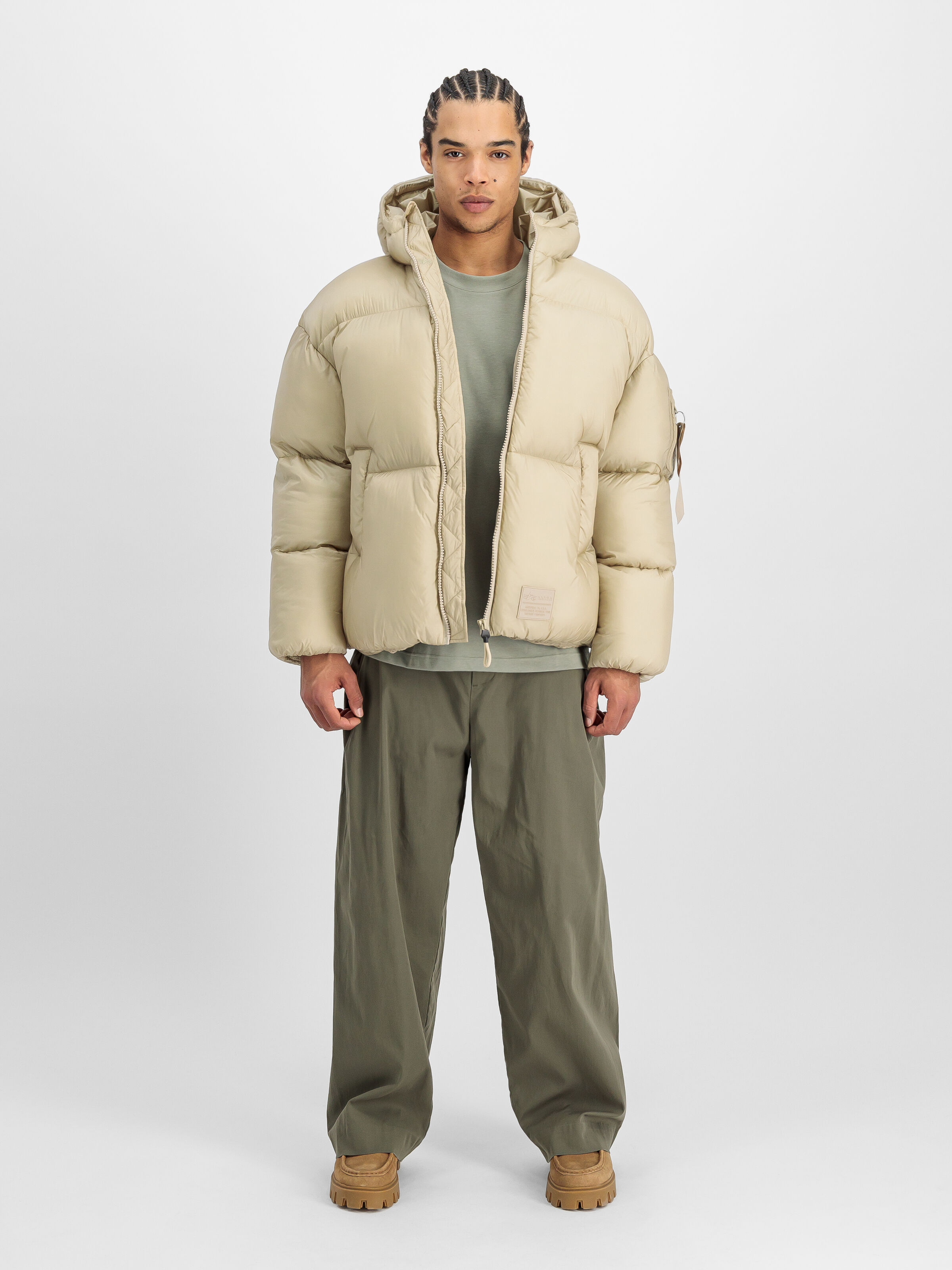 Cloud Puffer Bomber Winter Jacket organic beige 148130_627_2_model_00001_164363