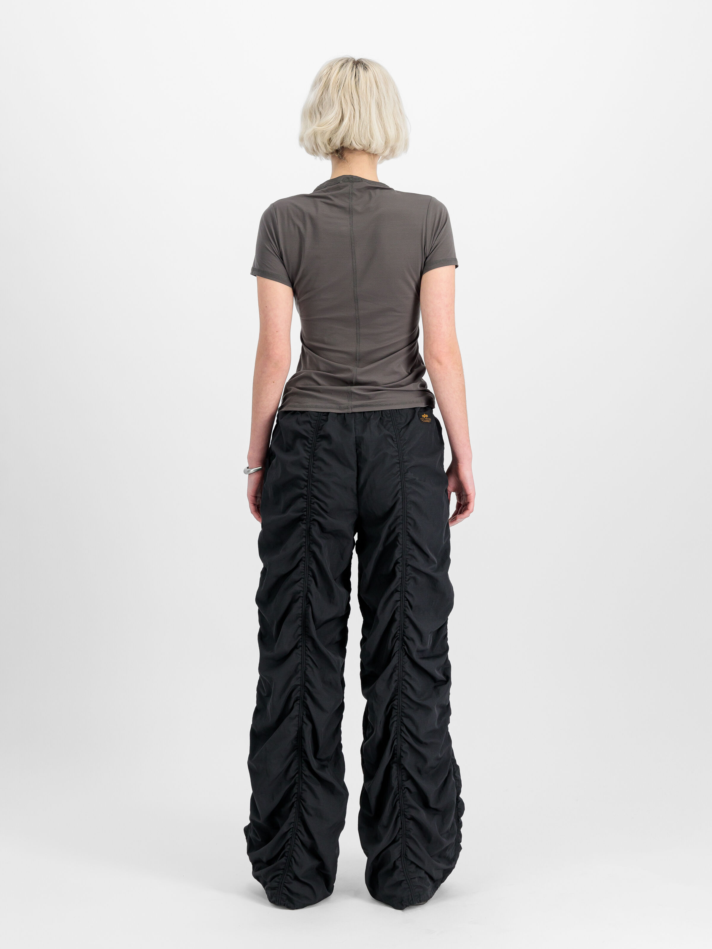 Parachute Pant Women black 156022_03_2_model_00002_142712