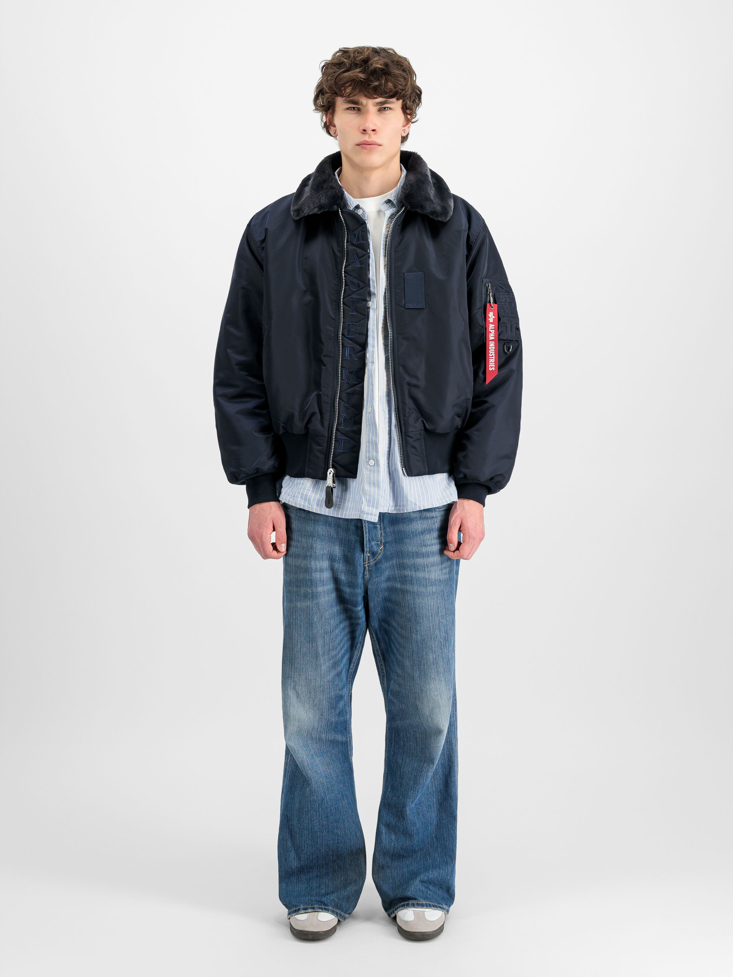 ALPHA x MASTERMIND REVERSIBLE FAUX MOUTON B-15 Bomber Jacket navy 258019_02_2_model_00001_215768