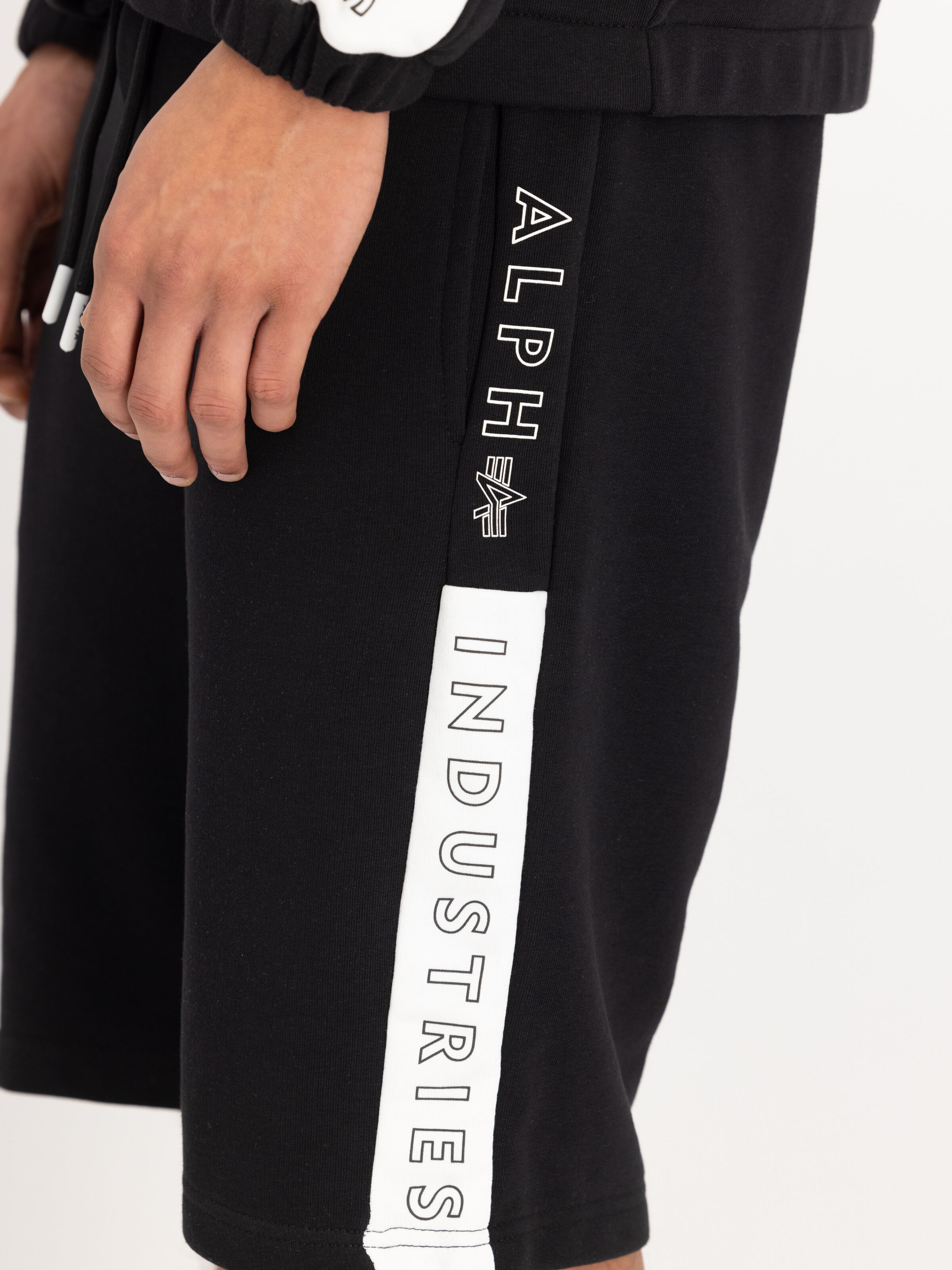 Track Alpha Short black 156383_03_3_detail_00001_152399