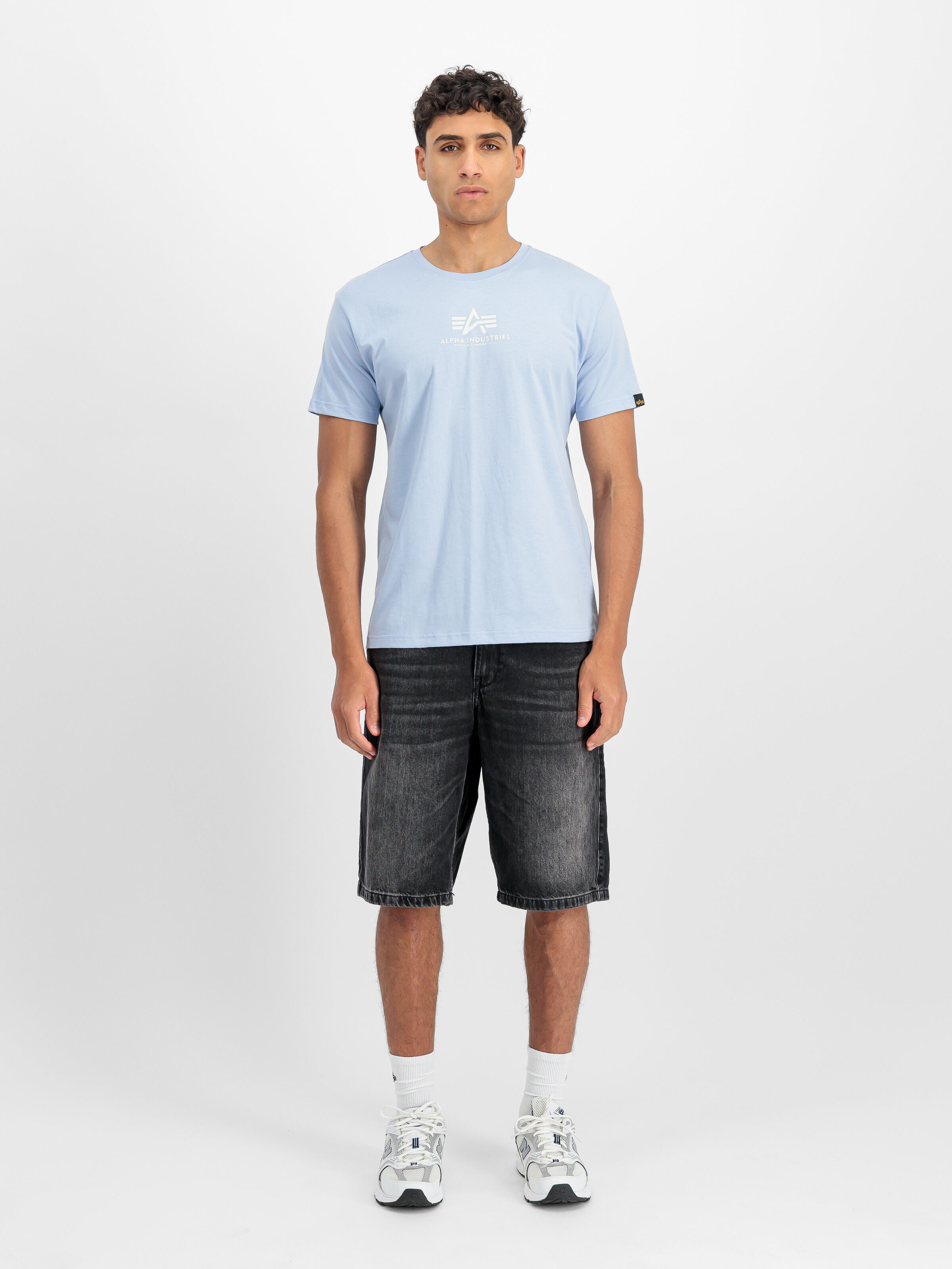 Basic Mid Logo T-Shirt artic blue 118533_40_2_model_00001_197067