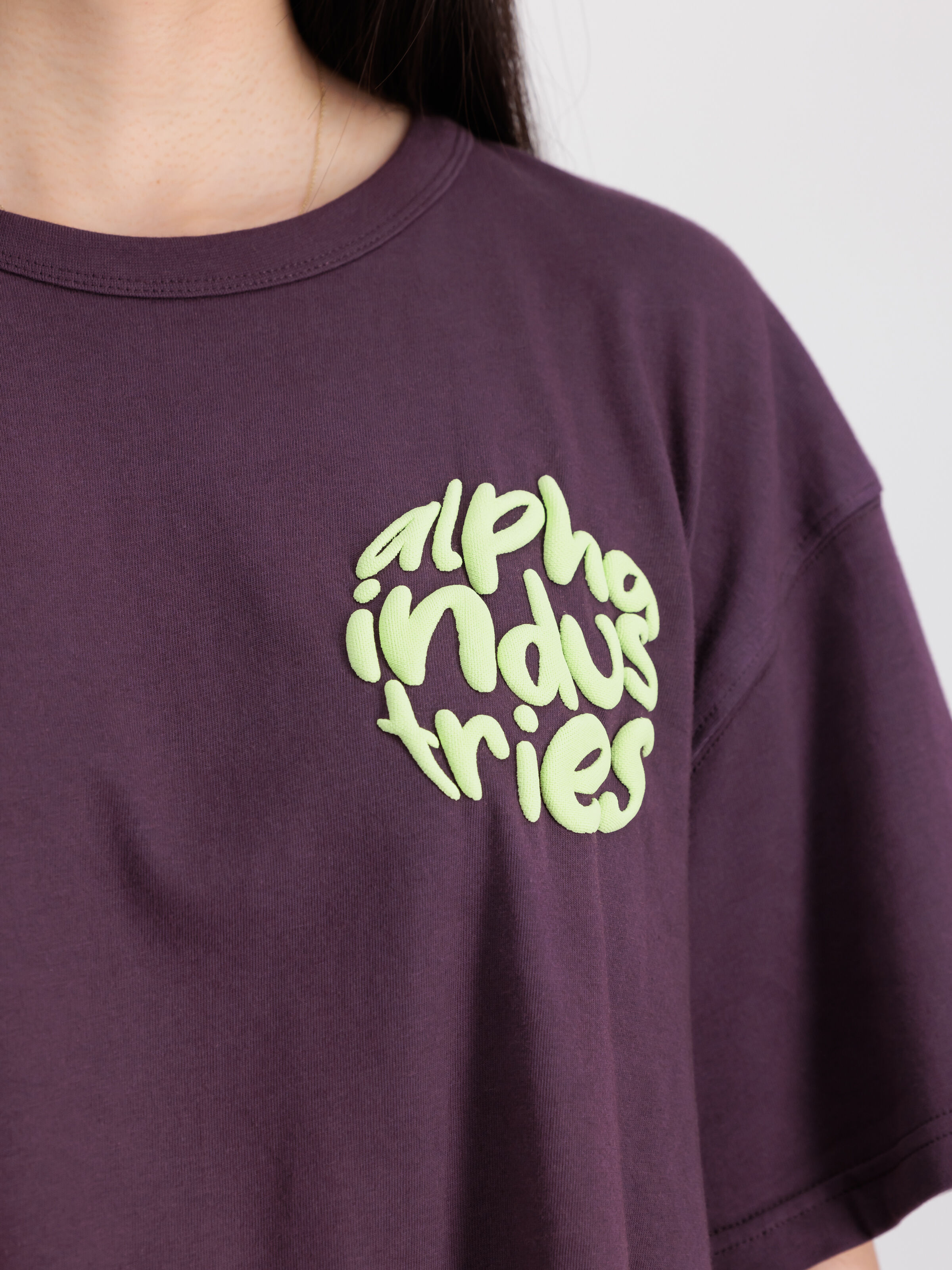 Logo T-Shirt Women Plum 148065_719_3_detail_00001_99251