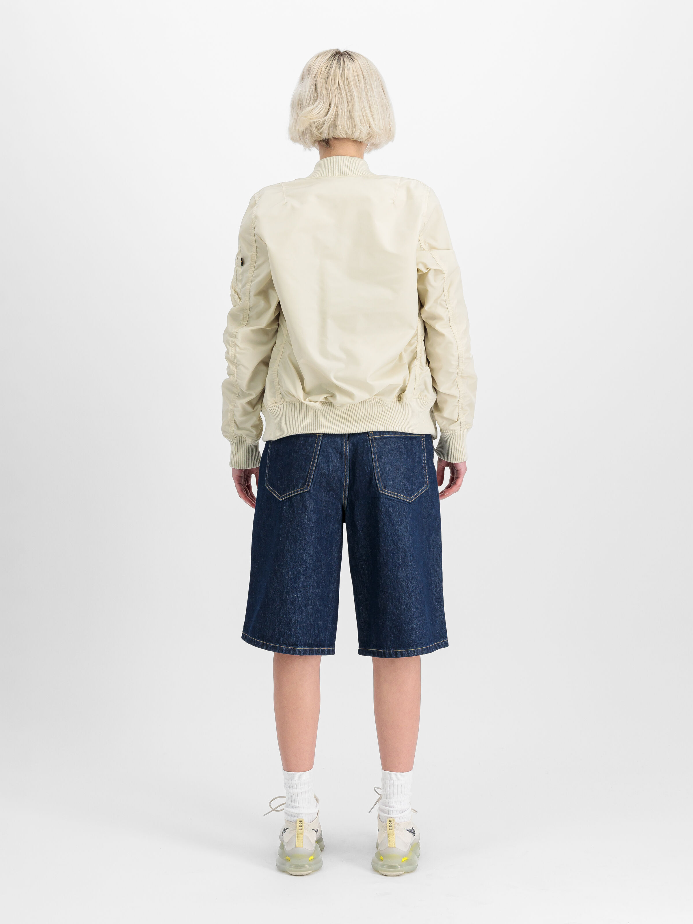 MA-1 TT Light Bomber Jacket Women vintage white 141041_300_2_model_00002_145194