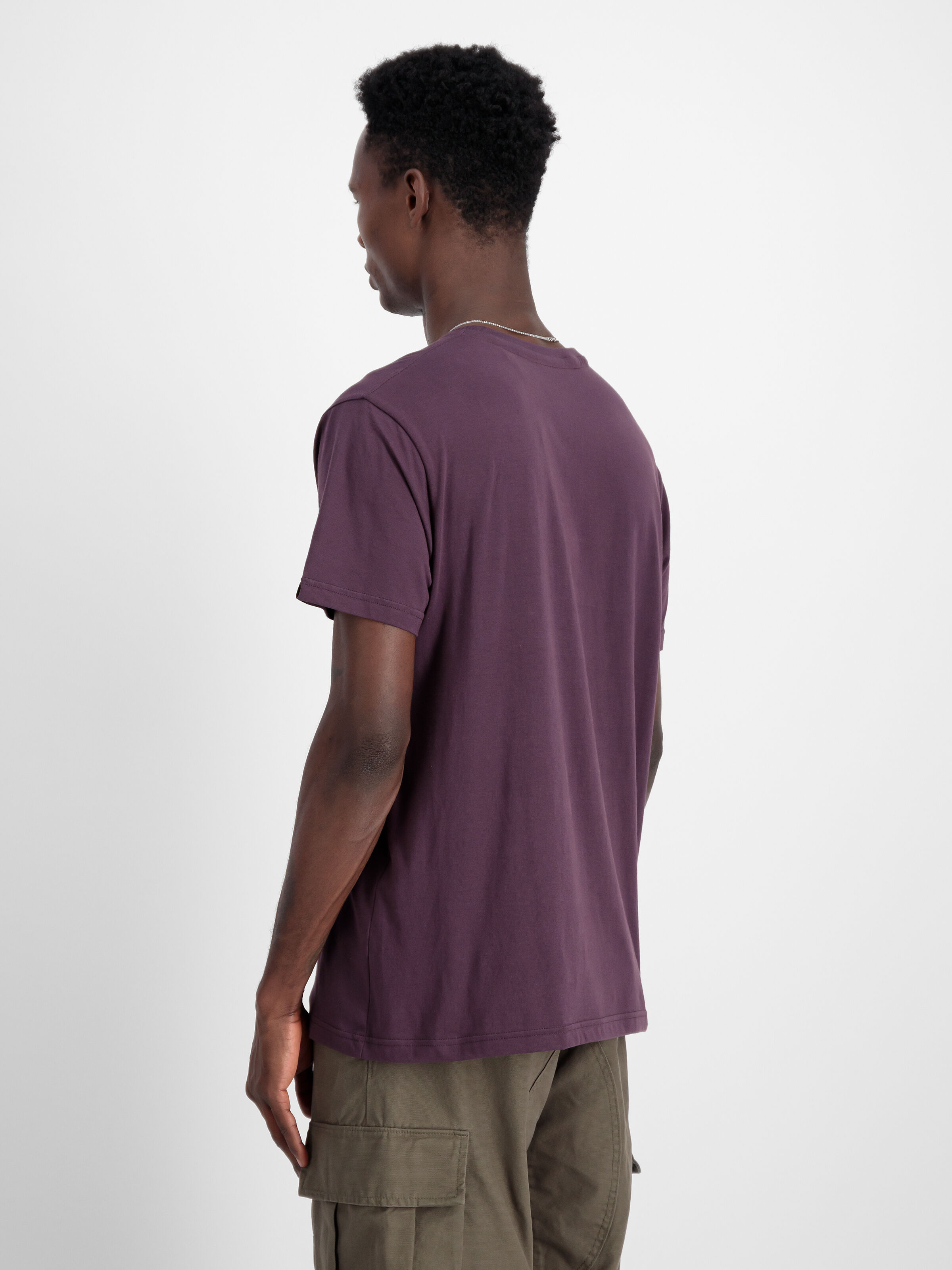 Alpha Label T-Shirt Plum 118502_719_2_model_00004_112850