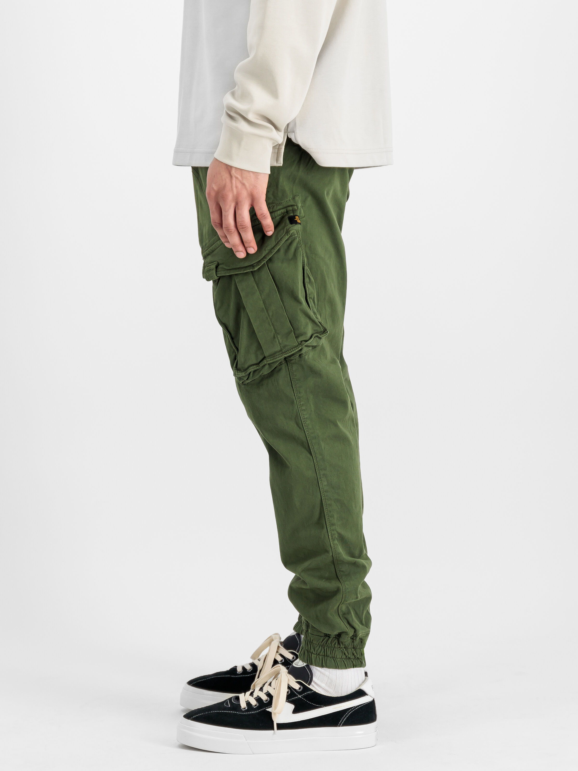 Spy Pant dark olive 116203_142_2_model_00004_217801