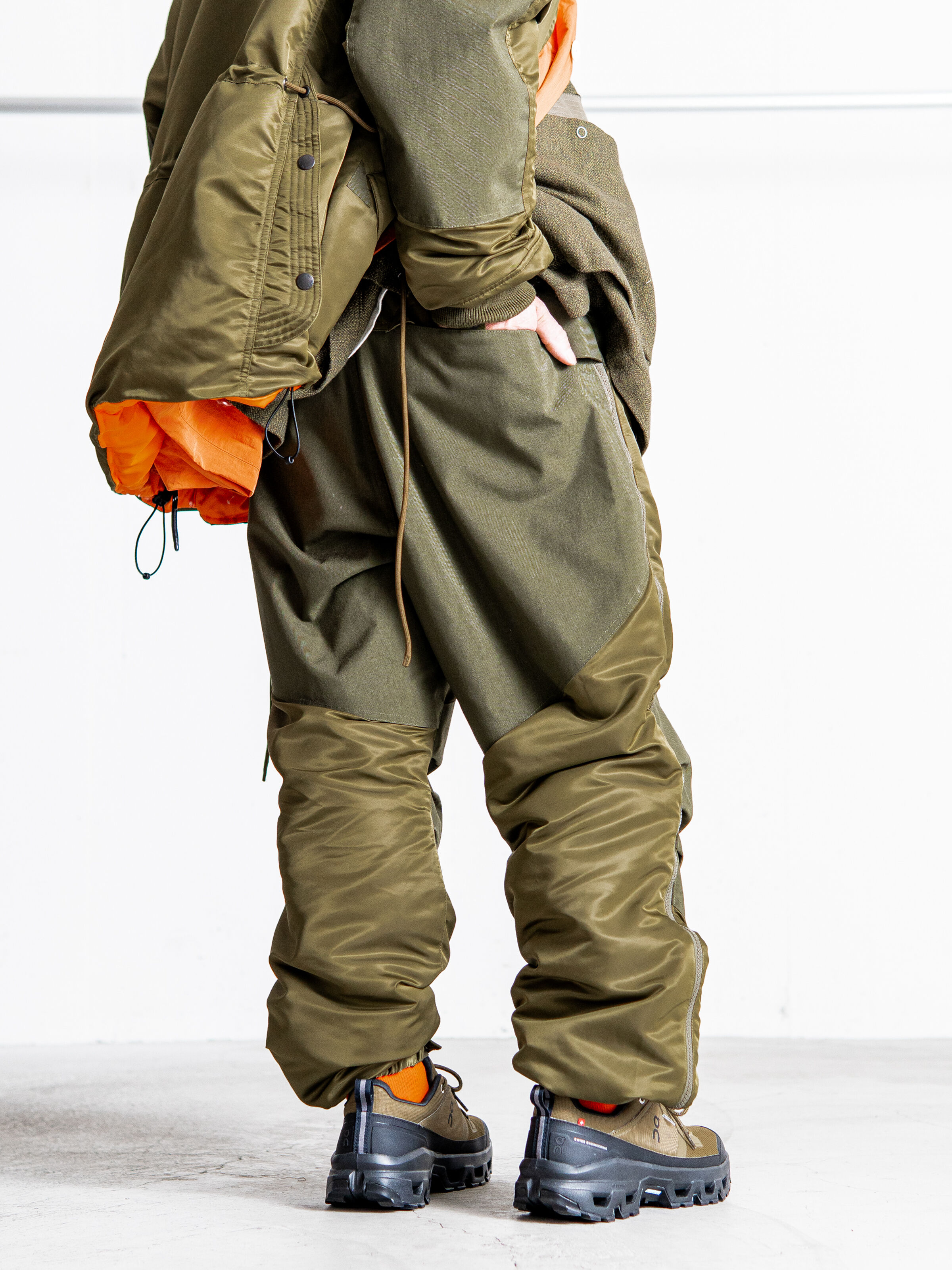 ALPHA x NORBIT Side Opening Padding Samue Pant khaki 258124_13_2_model_00003_208772