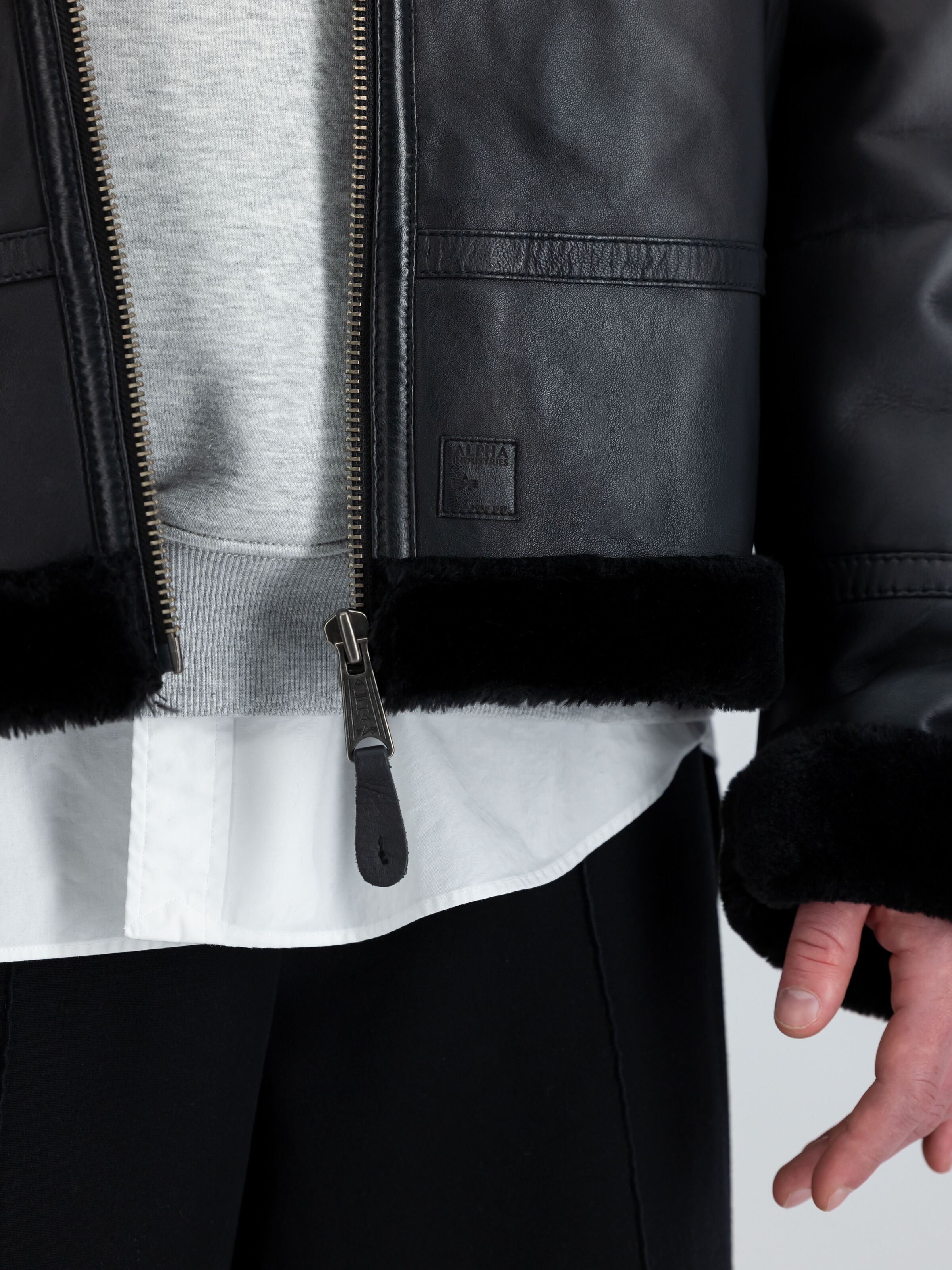 B-3 Leather Jacket black 148114_03_3_detail_00001_99053