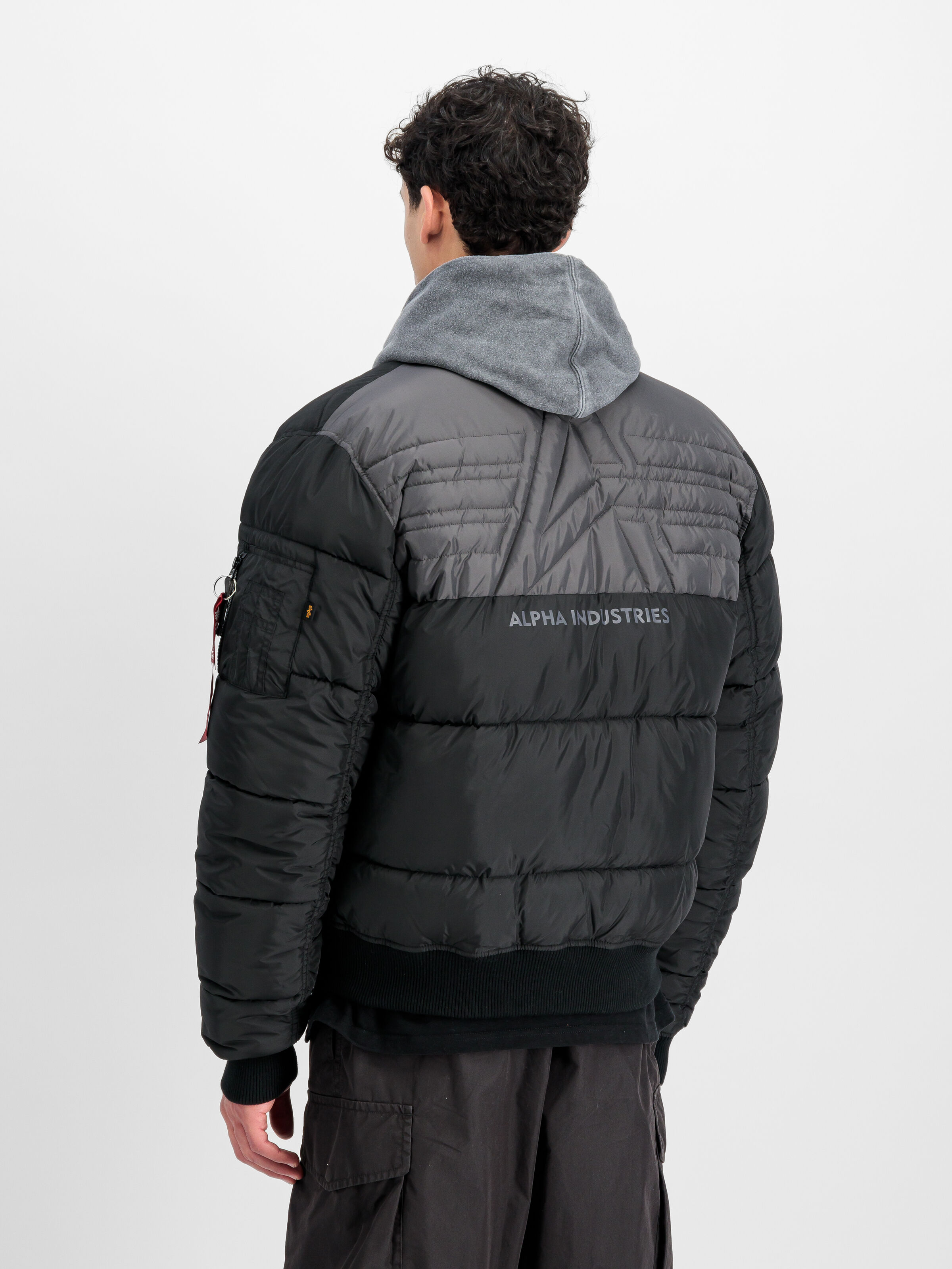 MA-1 Logo Puffer Winter Jacket black 258125_03_2_model_00003_163611