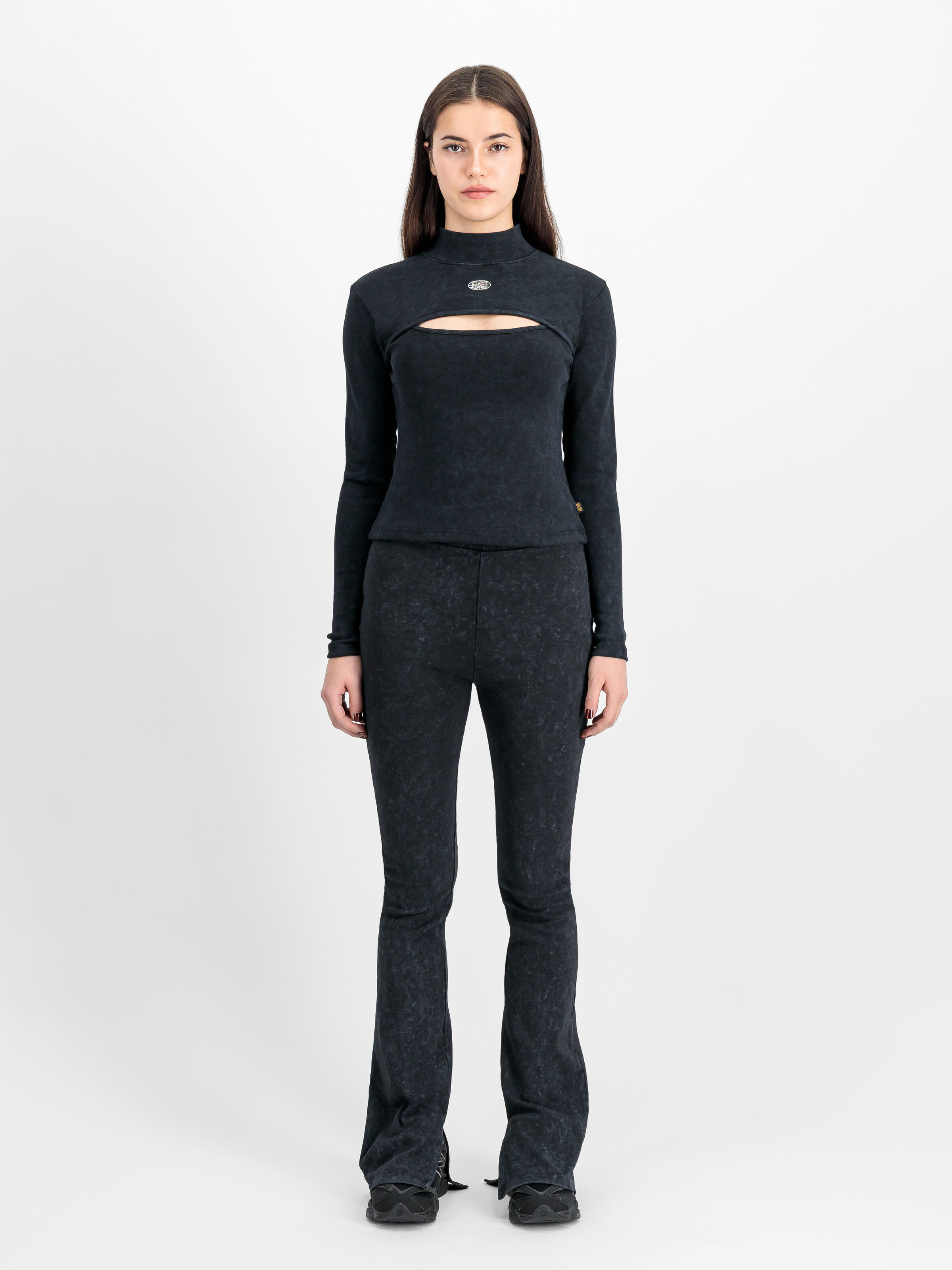 World Cut Out Longsleeve Women black 266090_03_2_model_00001_212409