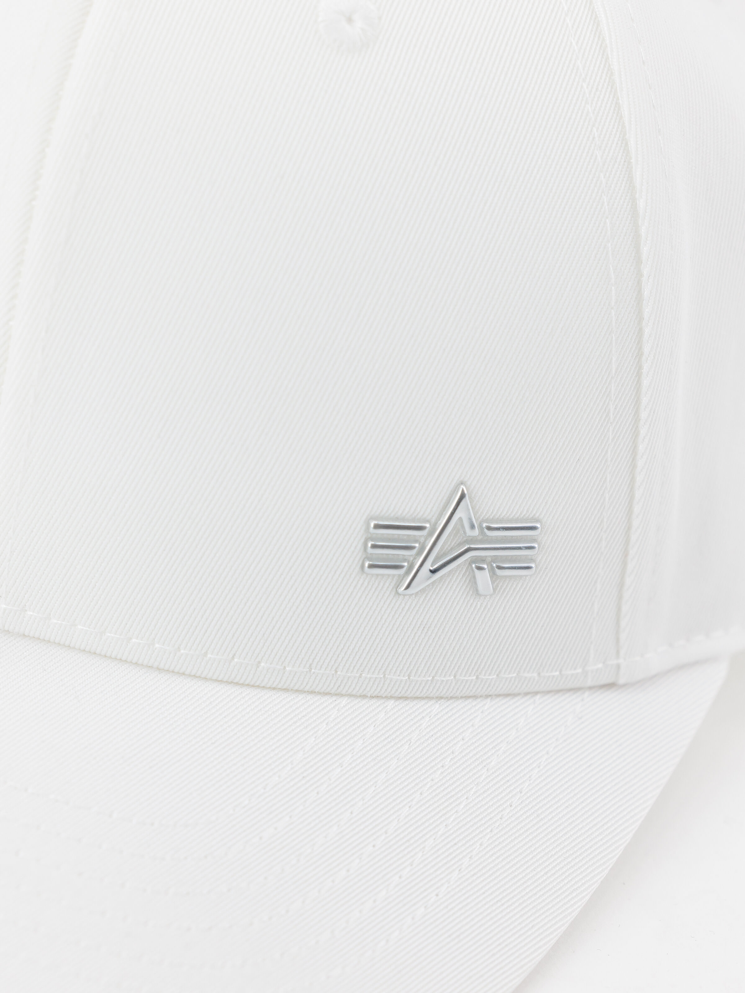 Metal Label Cap white/metalsilver 156905_532_3_detail_00003_141524
