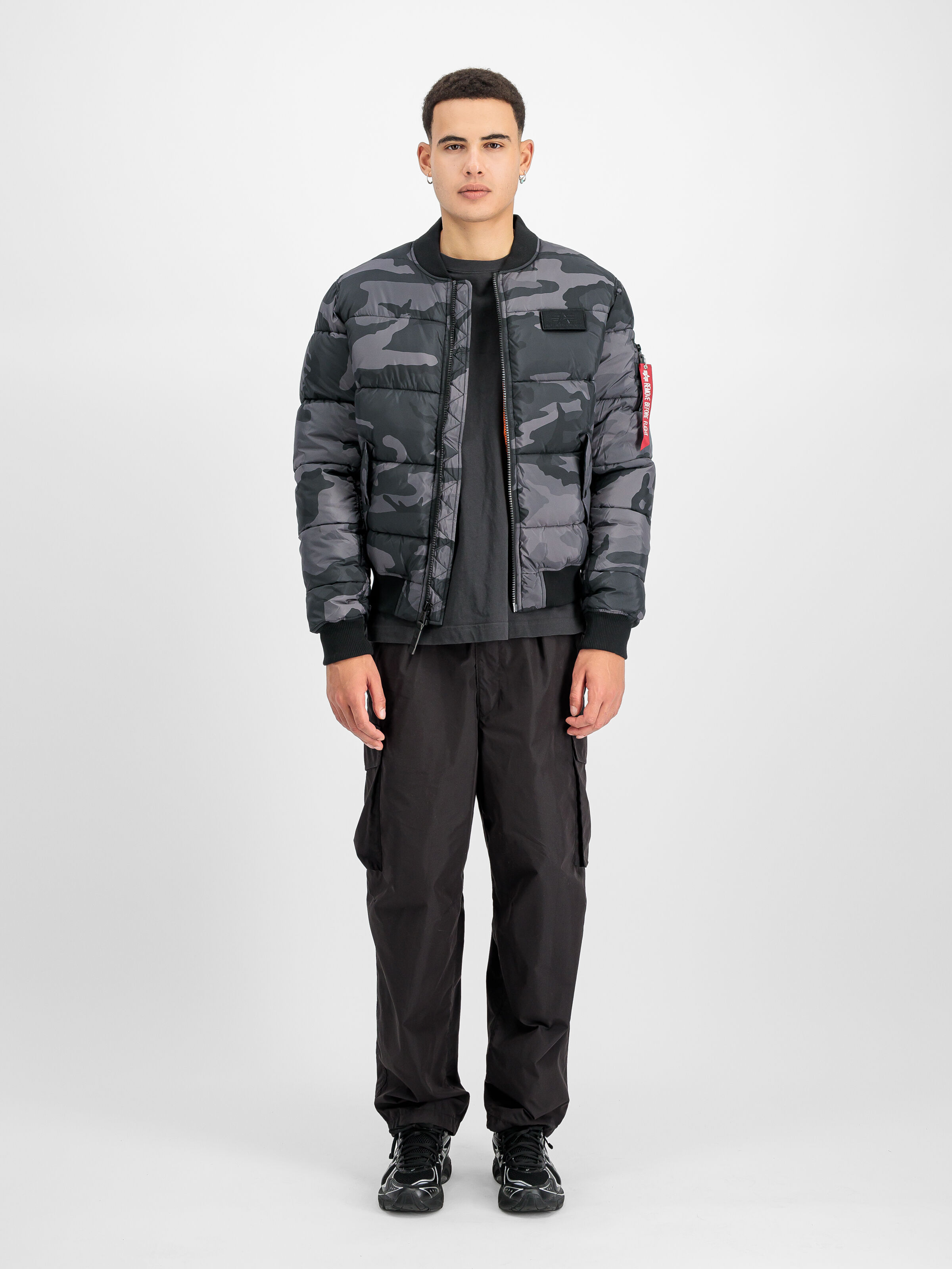 MA-1 Puffer Bomber Camo Bomber Jacket black camo 138116C_125_2_model_00001_183660
