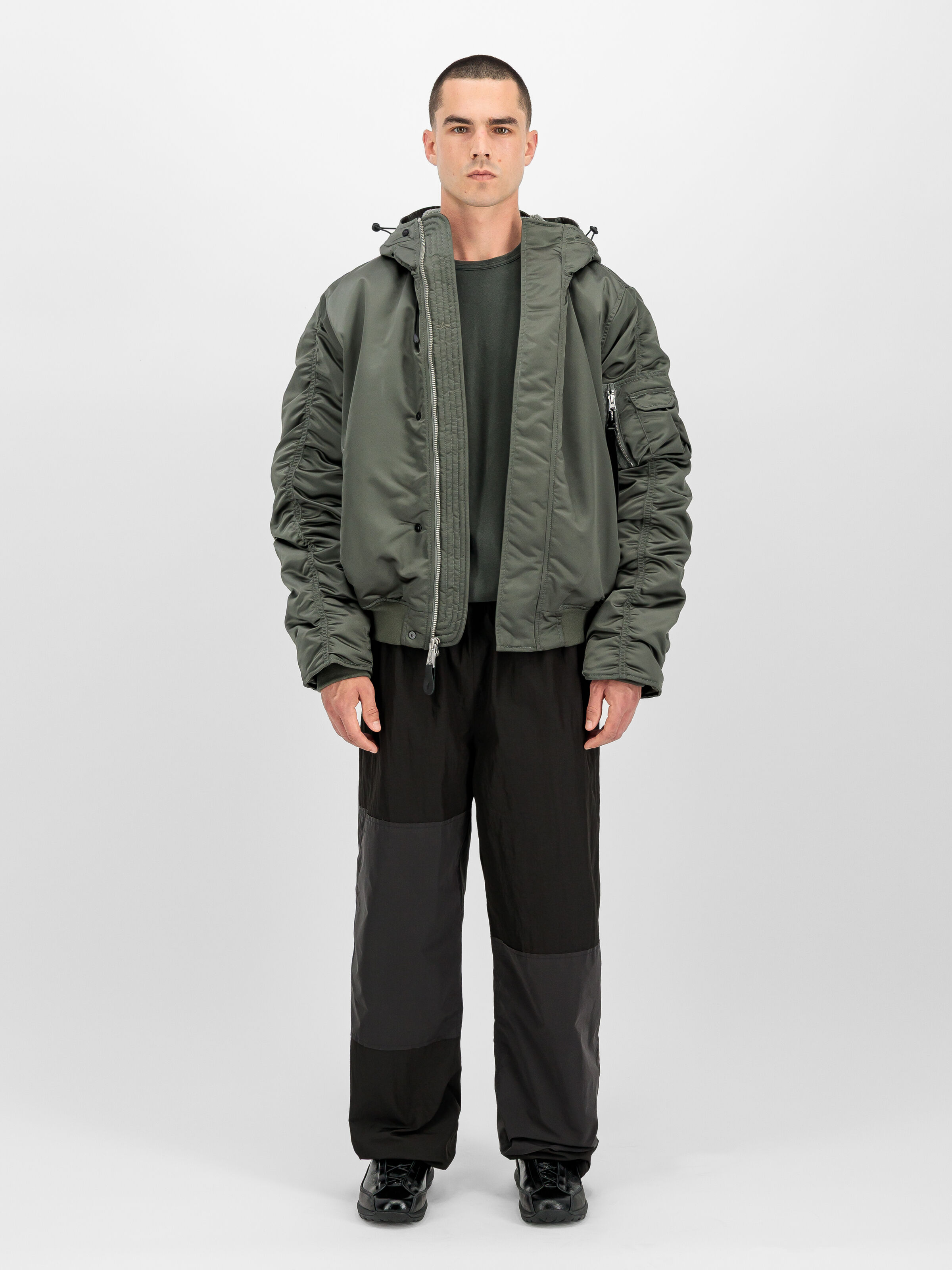 N-2B Base UV Winter Jacket vintage green 758101_432_2_model_00001_245308