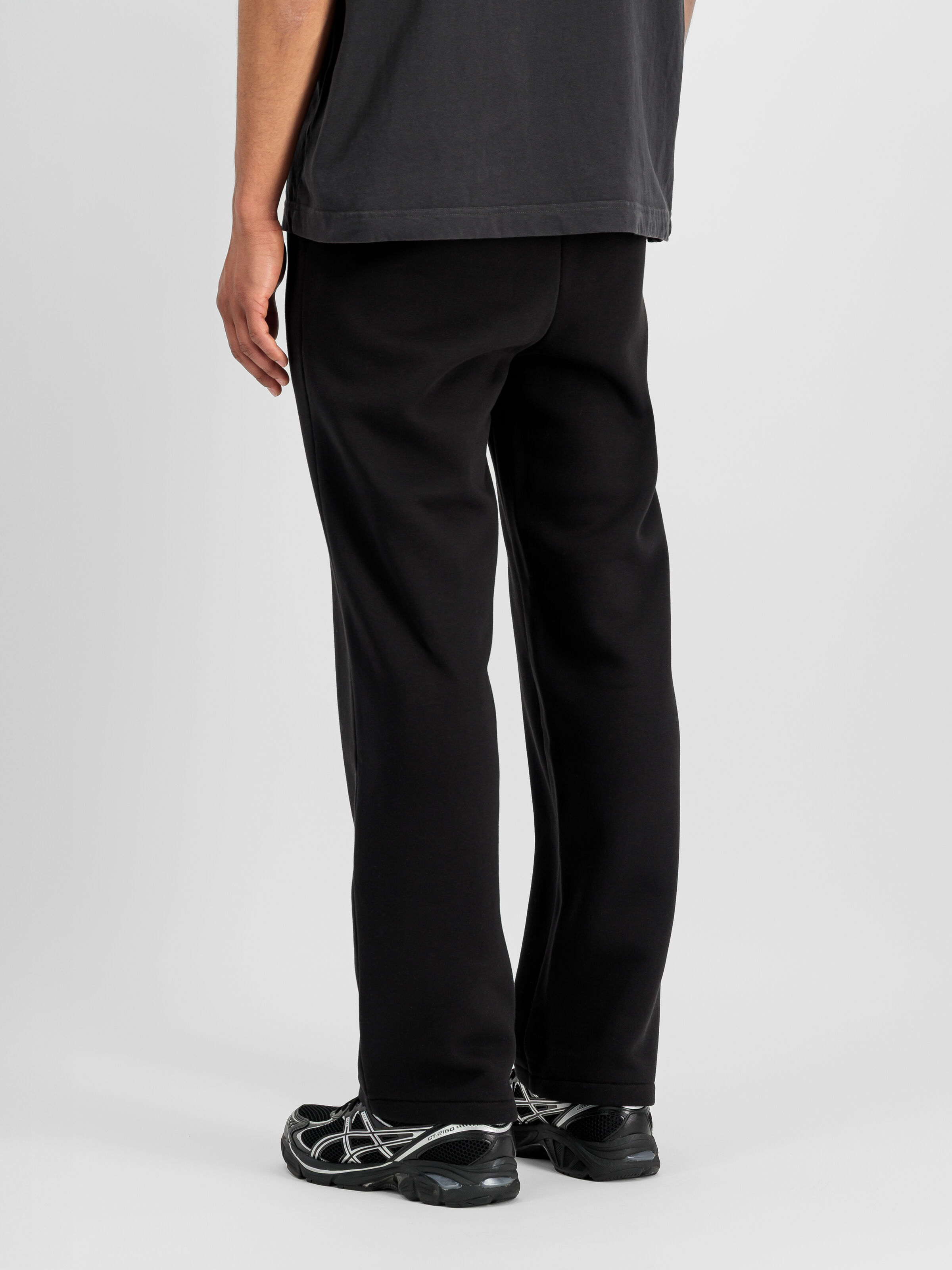 Dye To Match Alpha Side Wording Jogger black 268361_03_2_model_00003_236749