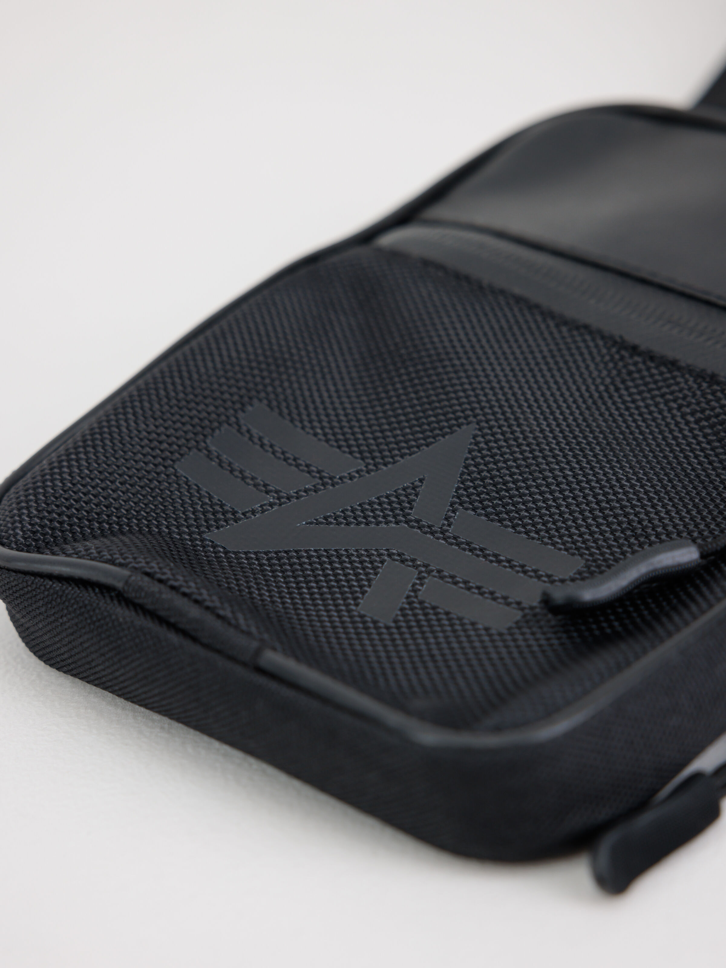Utility Bag black 188910_03_3_detail_00001_97180