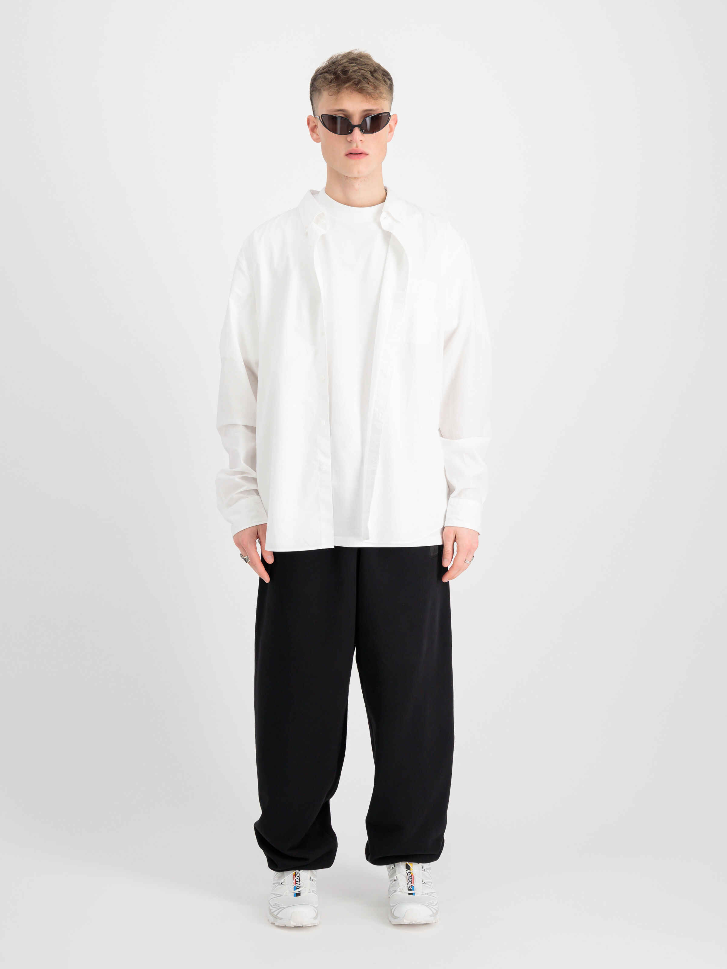 Alpha Essentials Rubber Logo Jogger black 146364_03_2_model_00001_99710