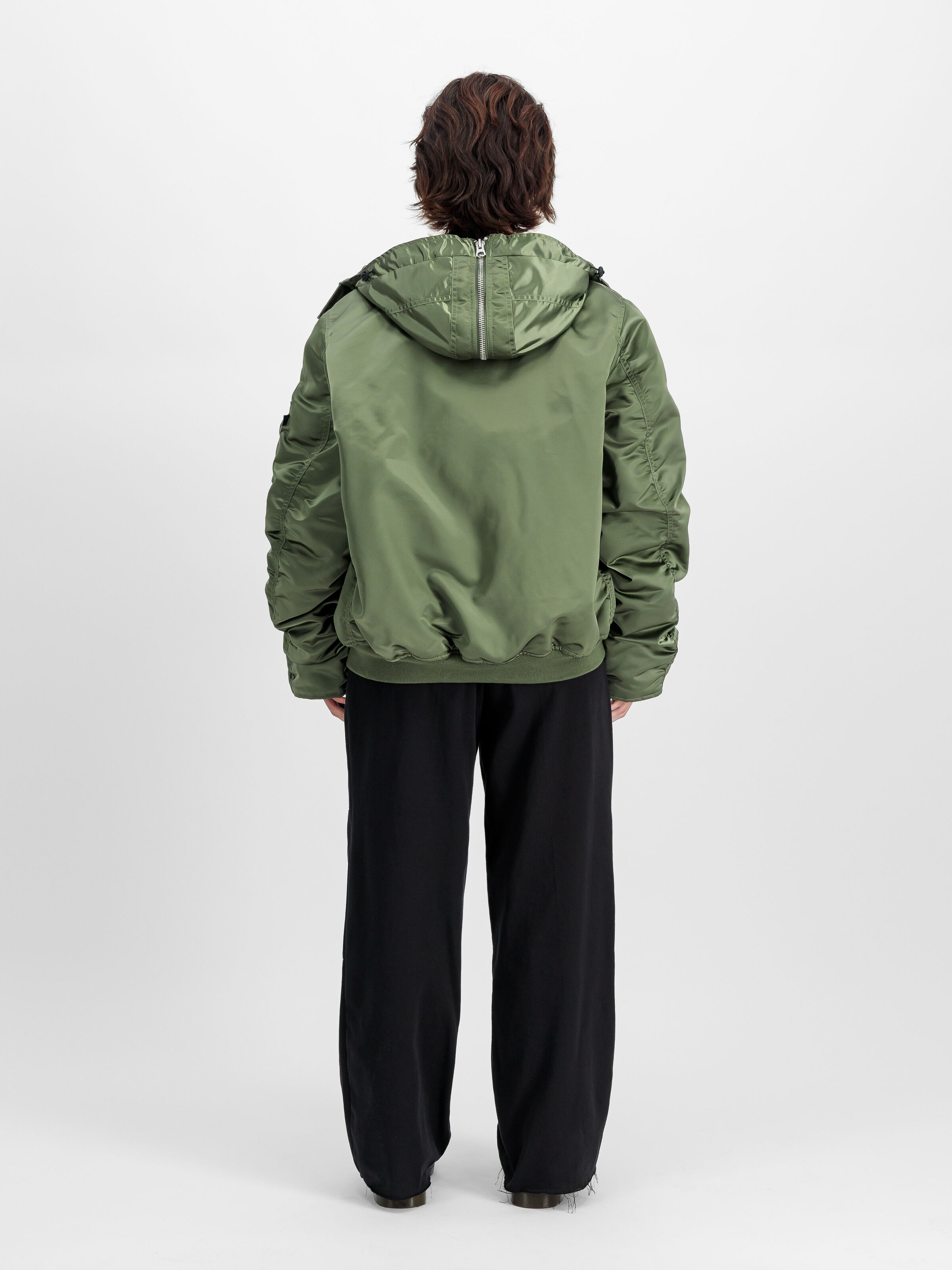 N-2B Base Winter Jacket sage-green 758101_01_2_model_00002_2_195561