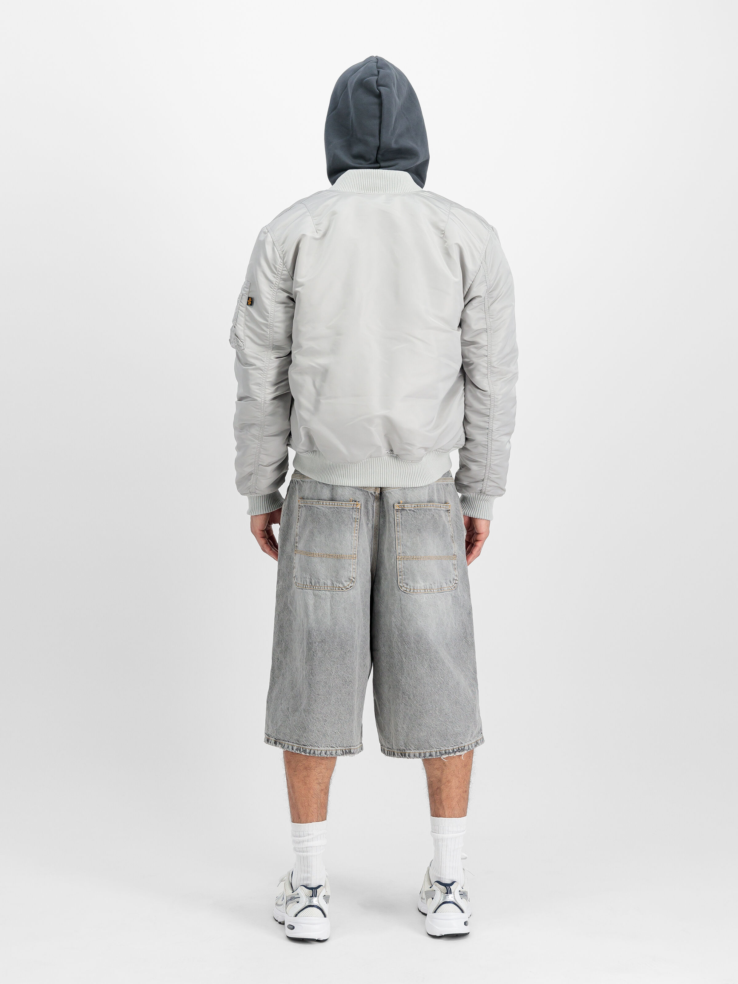 MA-1 VF 59 Bomber Jacket pastel grey 191118_666_2_model_00002_125435