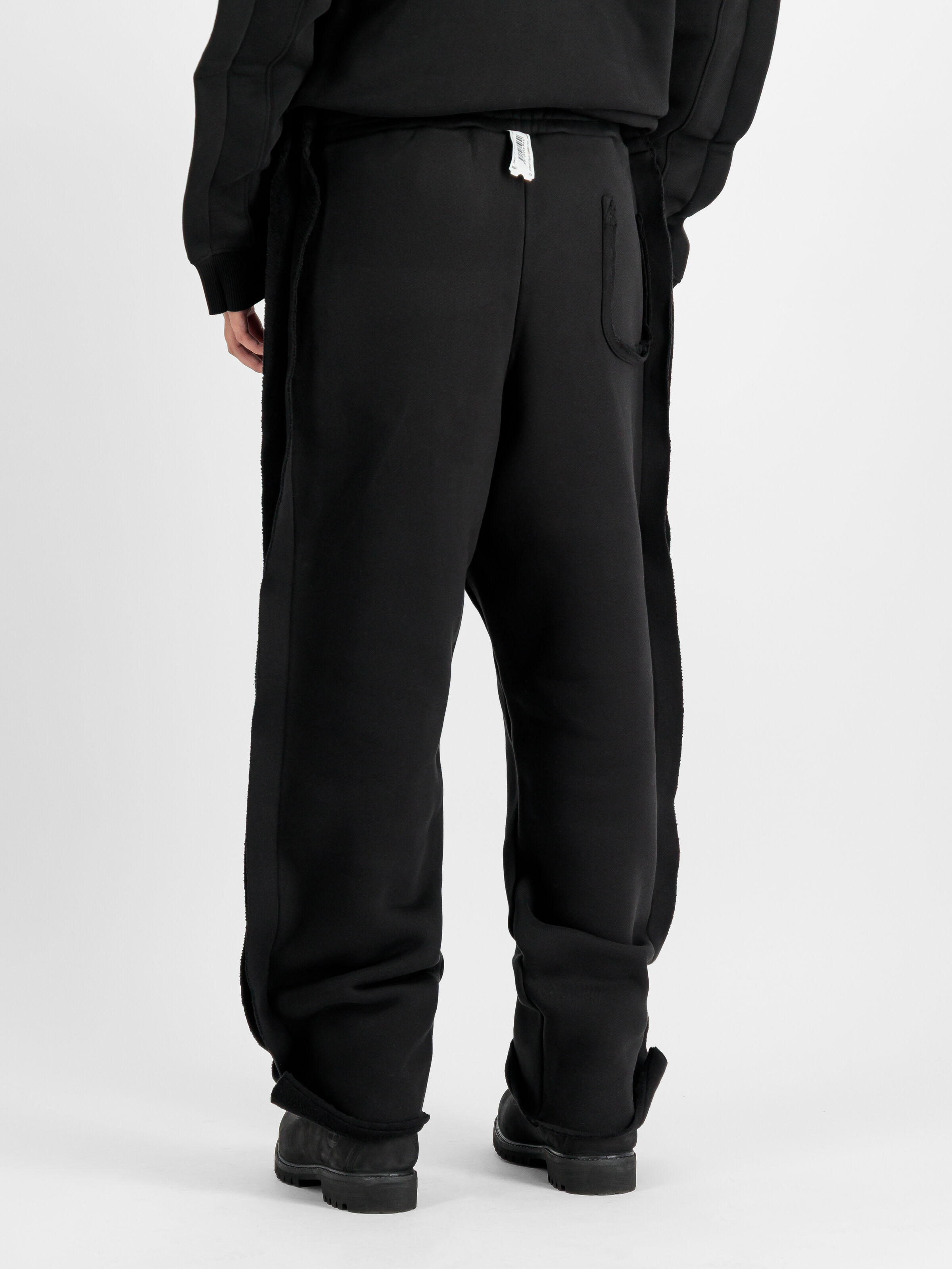 ALPHA x PROTOTYPES Outline Pant black 258215_03_2_model_00006_224097