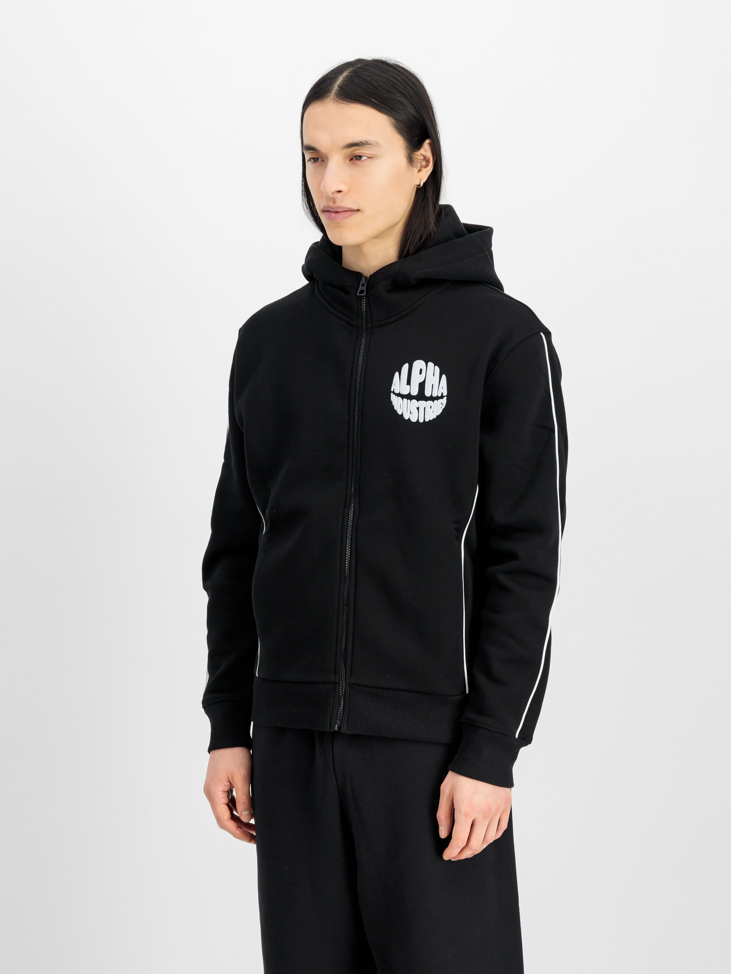 Logo Zip Hoodie black 156337_03_2_model_00003_147654